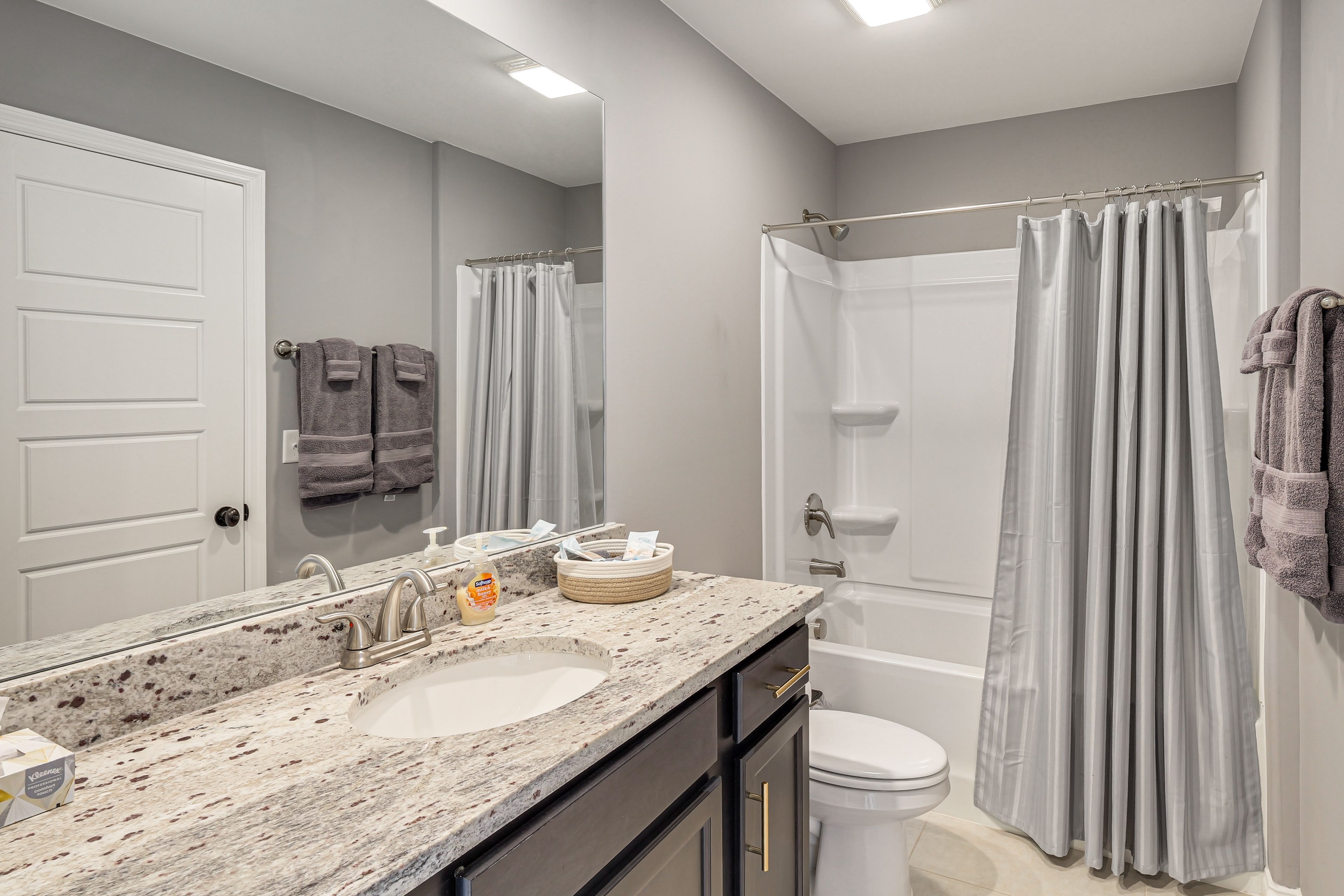 Bathroom | 2nd Floor