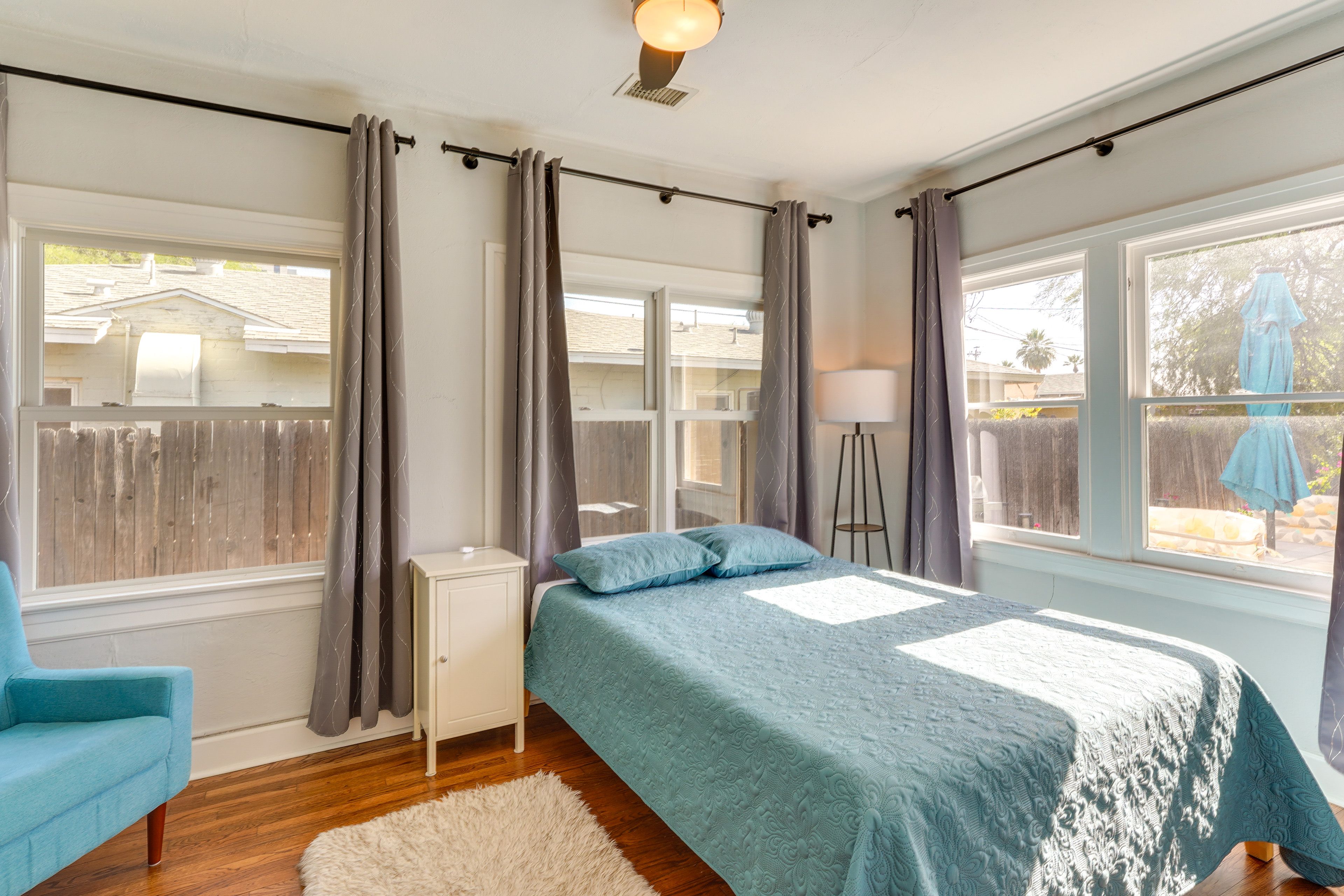 Bedroom 1 | Queen Bed