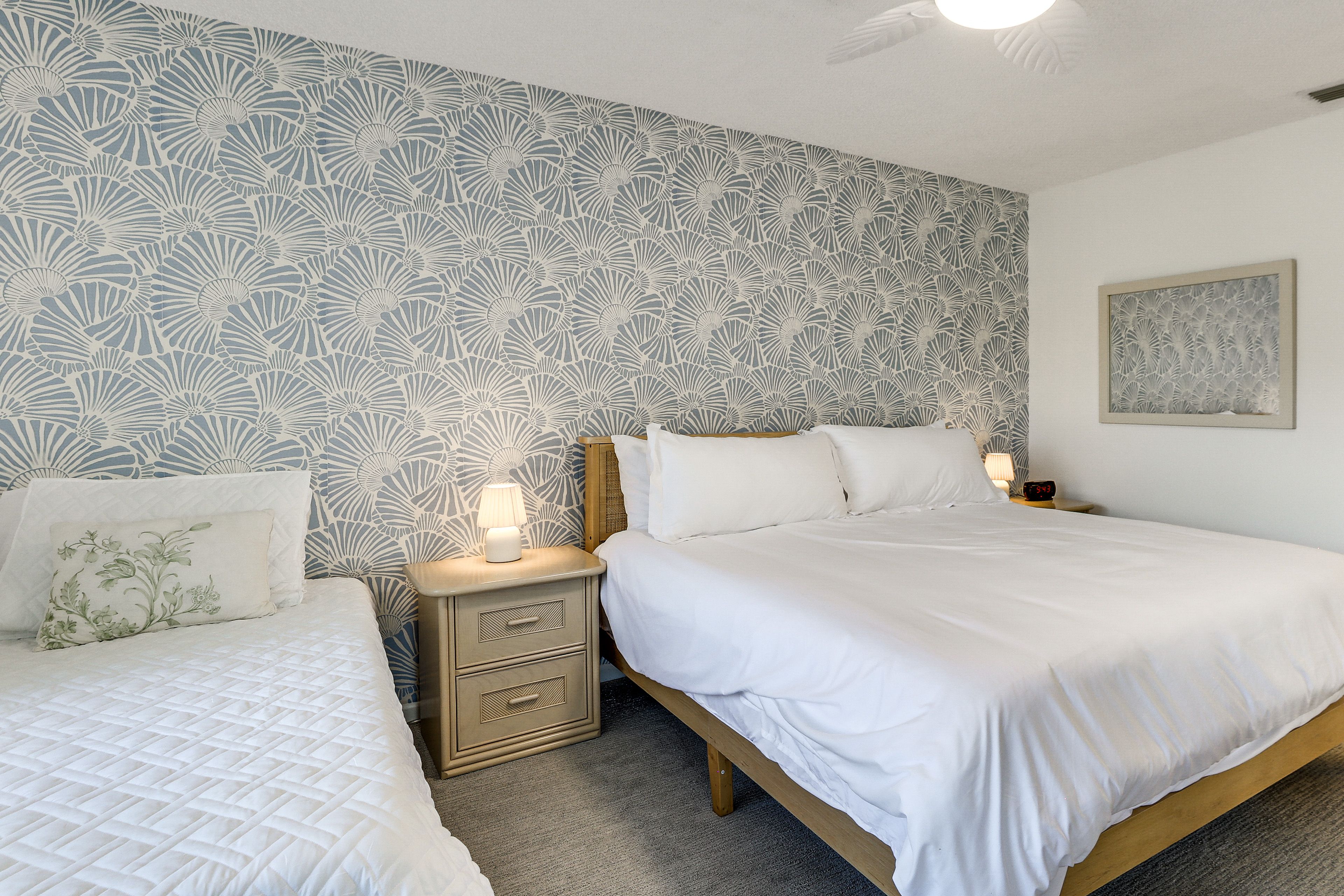 Bedroom 1 | King Bed | Twin Bed