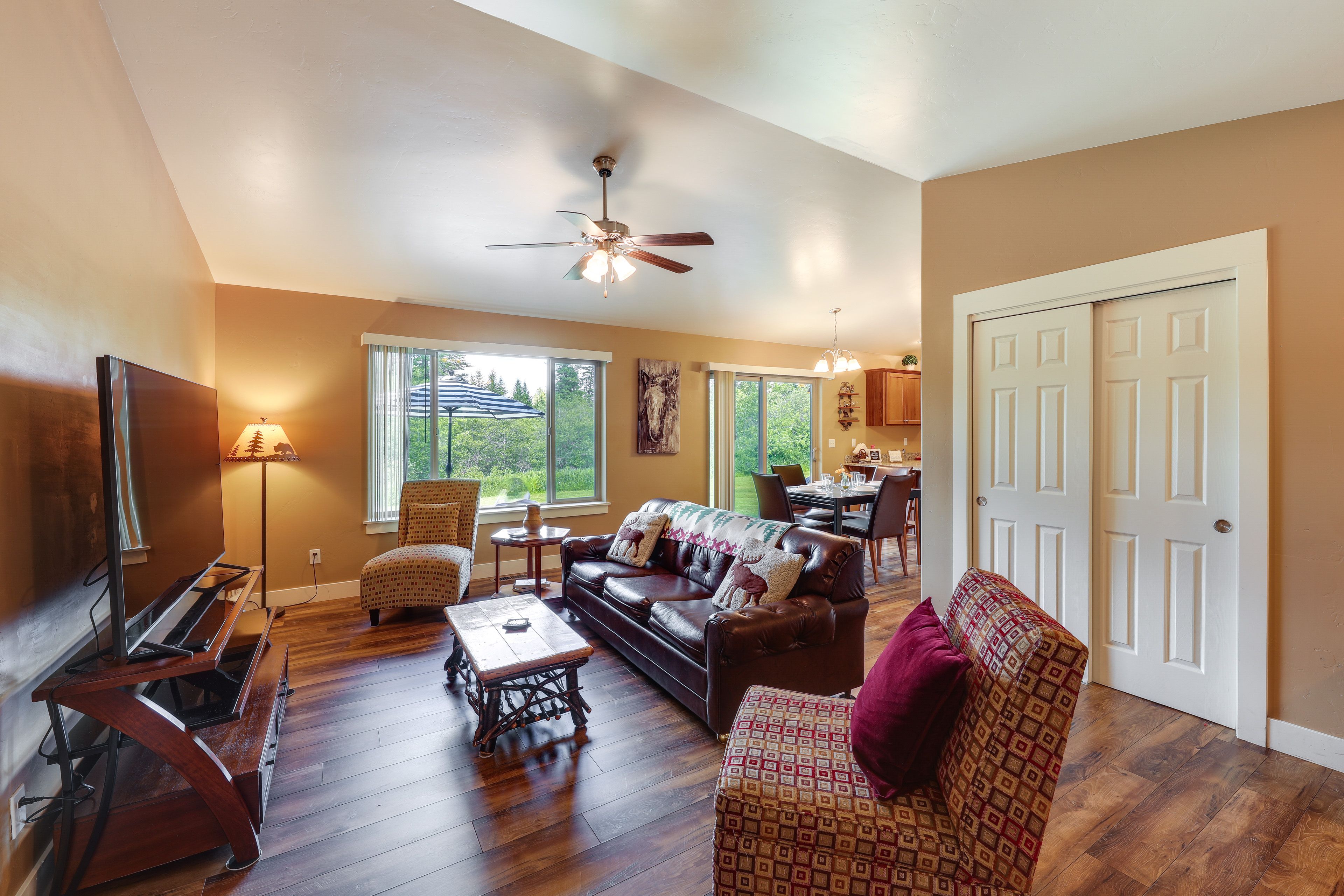 Living Room | Full Sleeper Sofa