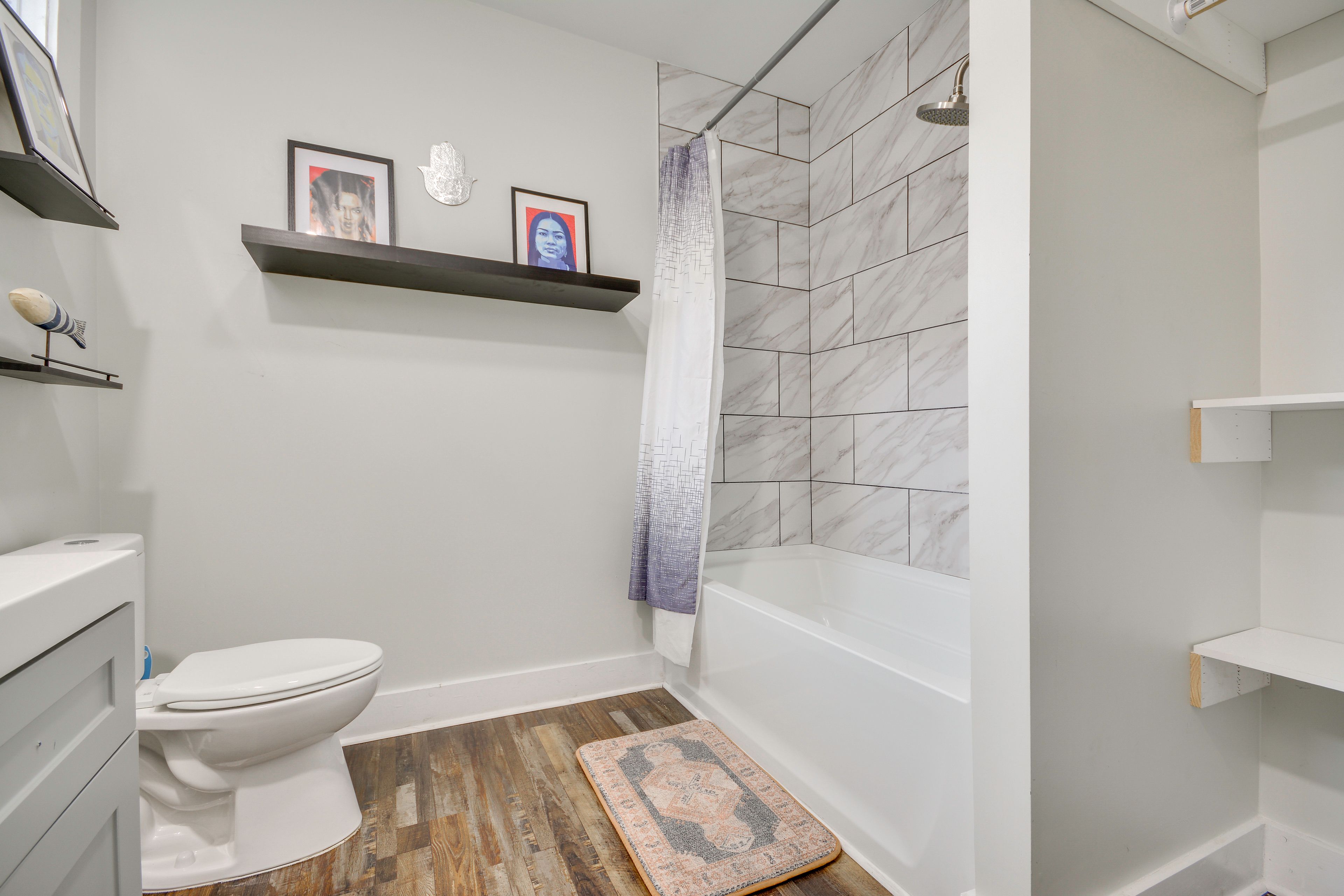 Full Bathroom | 1st Floor