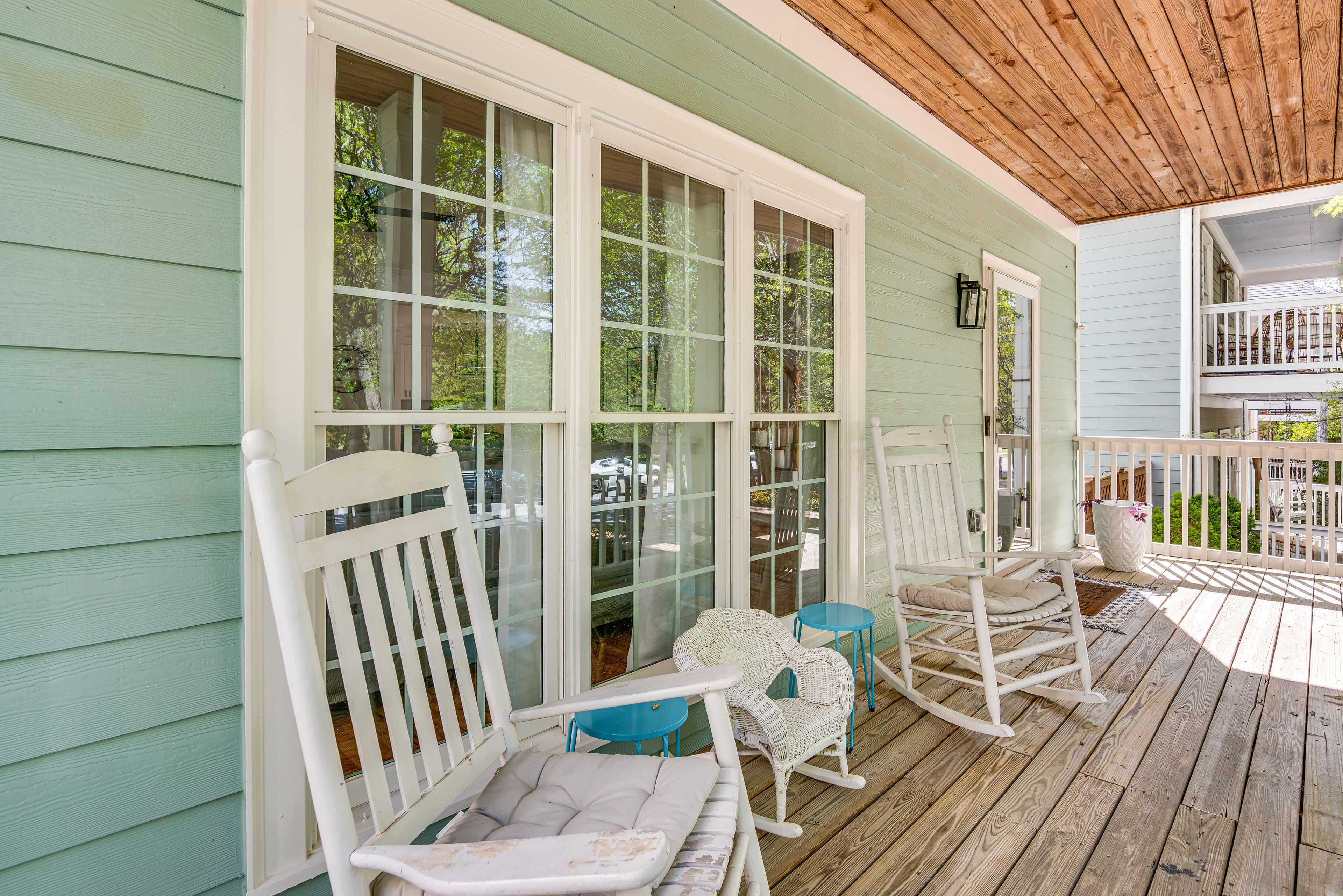 Lower Porch w/ Seating