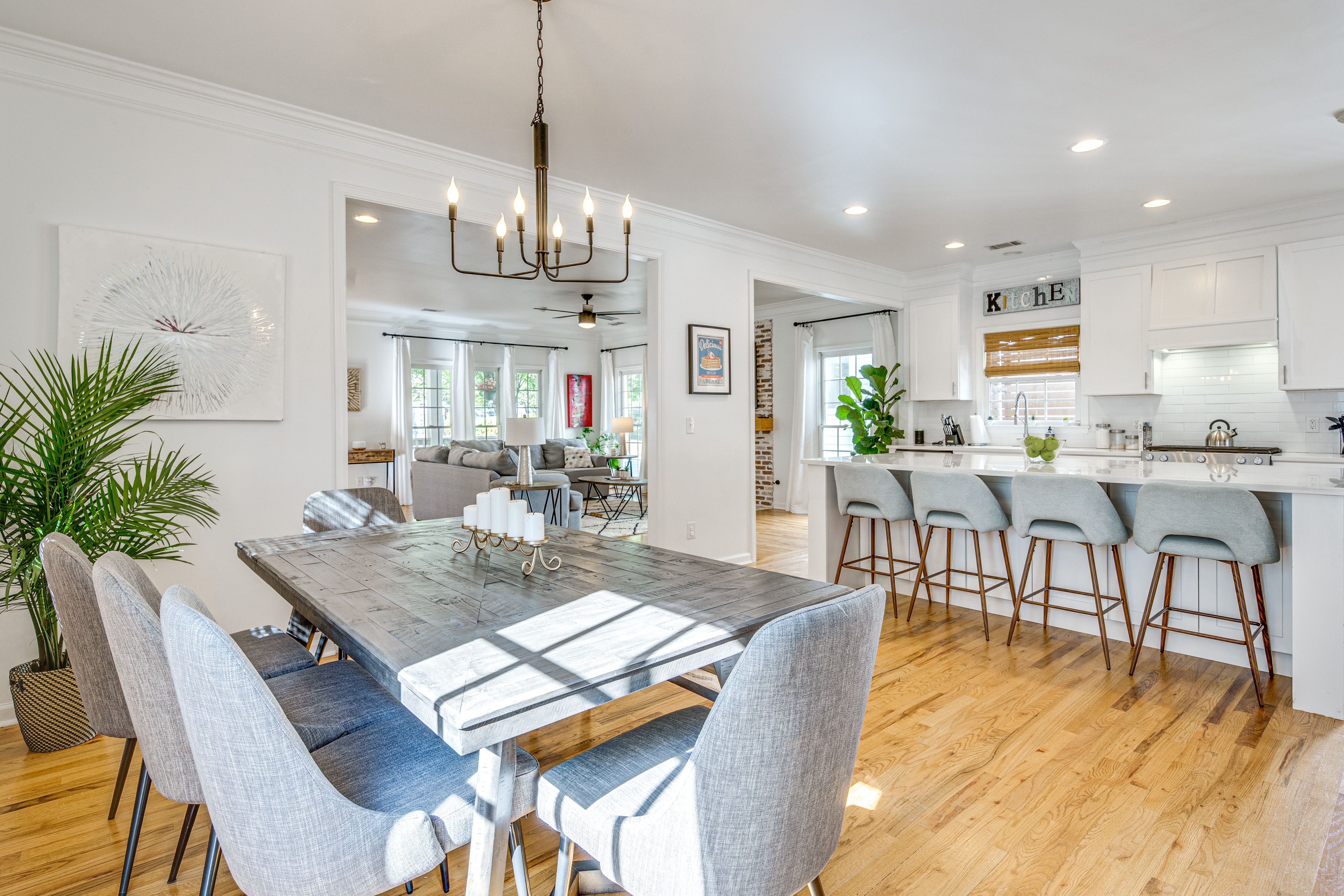 Dining Table | Breakfast Bar | Kitchen