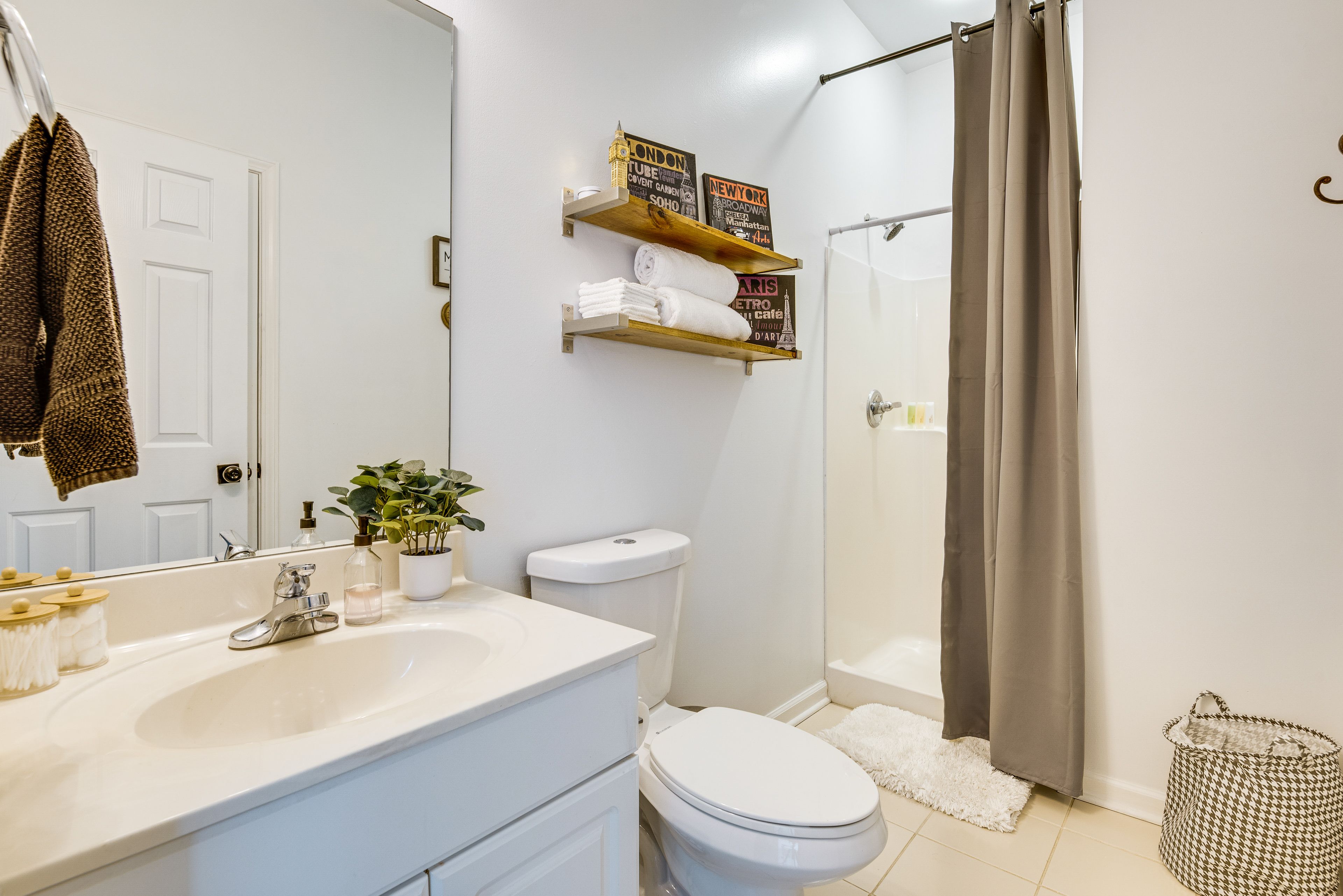 Full Bathroom | Basement