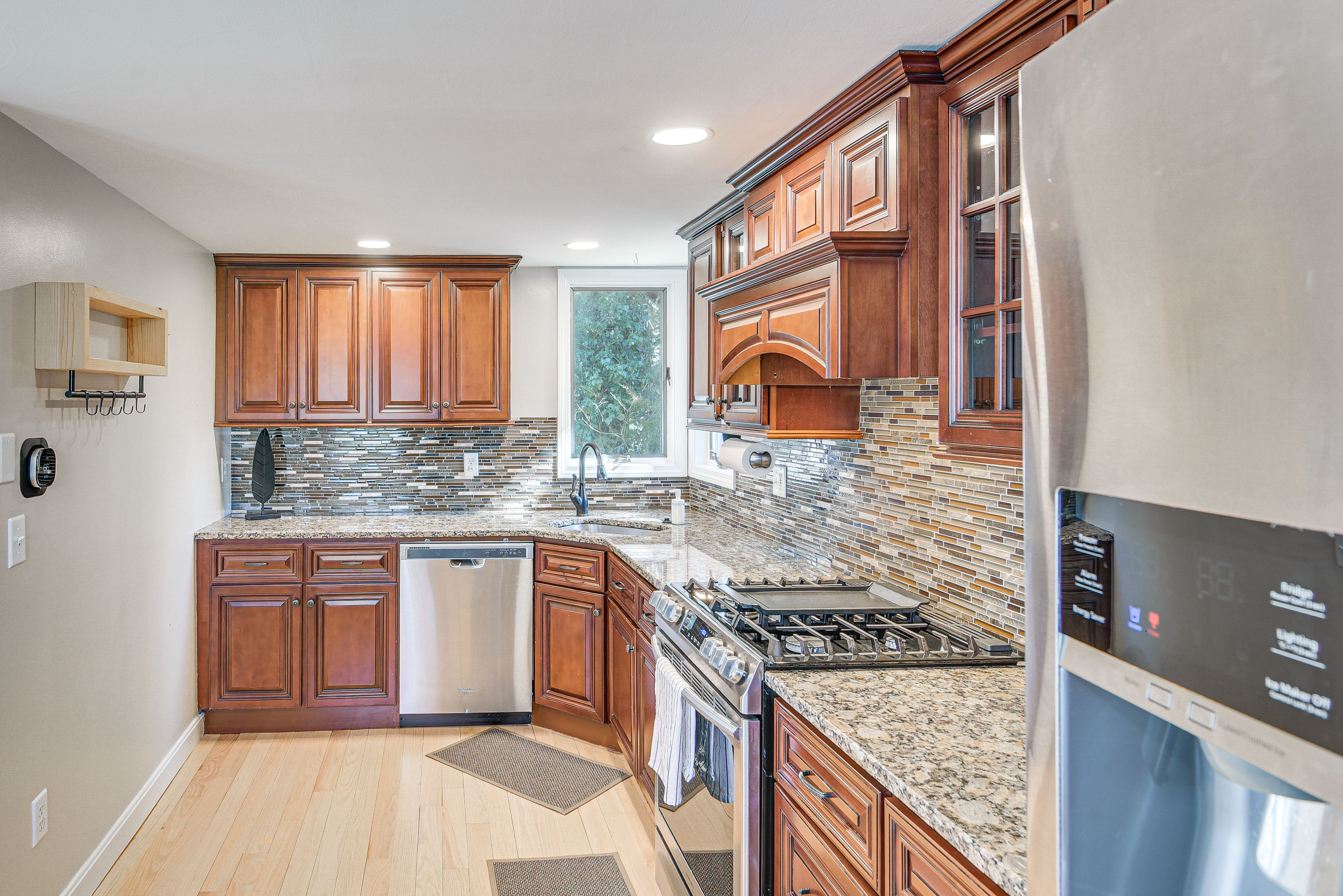 Kitchen | Main Level