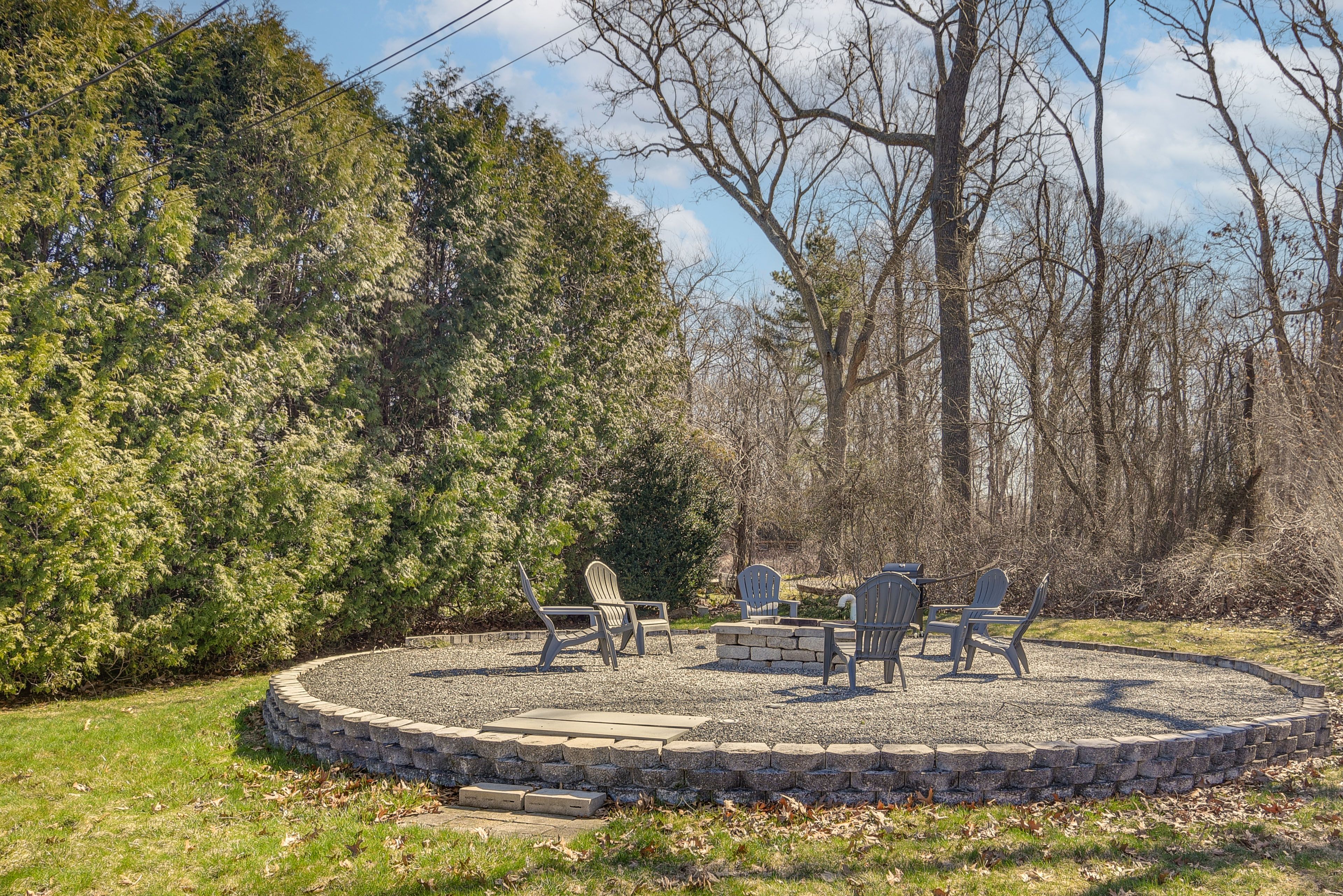 Parking | Carport (1 Vehicle) | Driveway (1 Vehicle)
