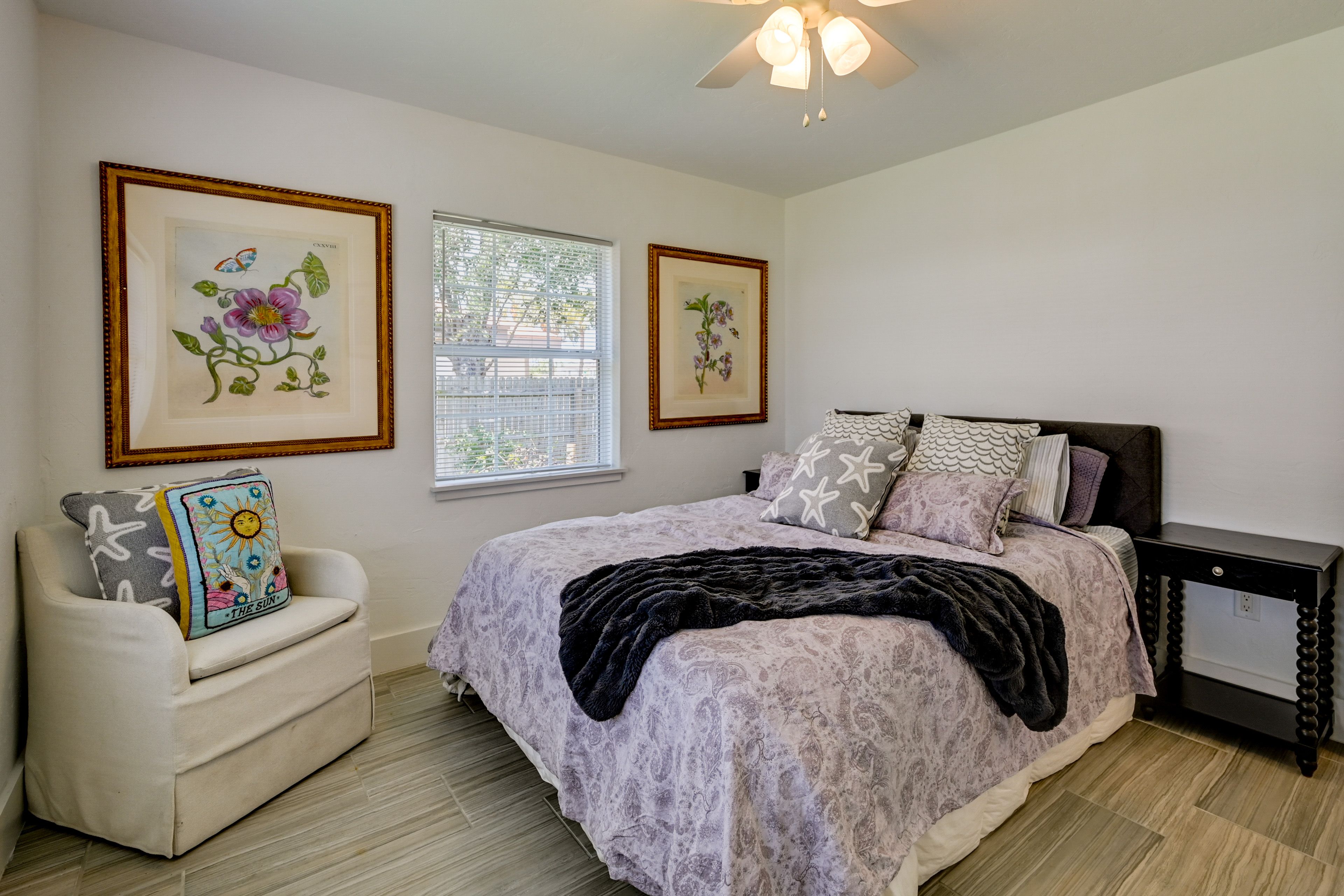 Bedroom 1 | Queen Bed