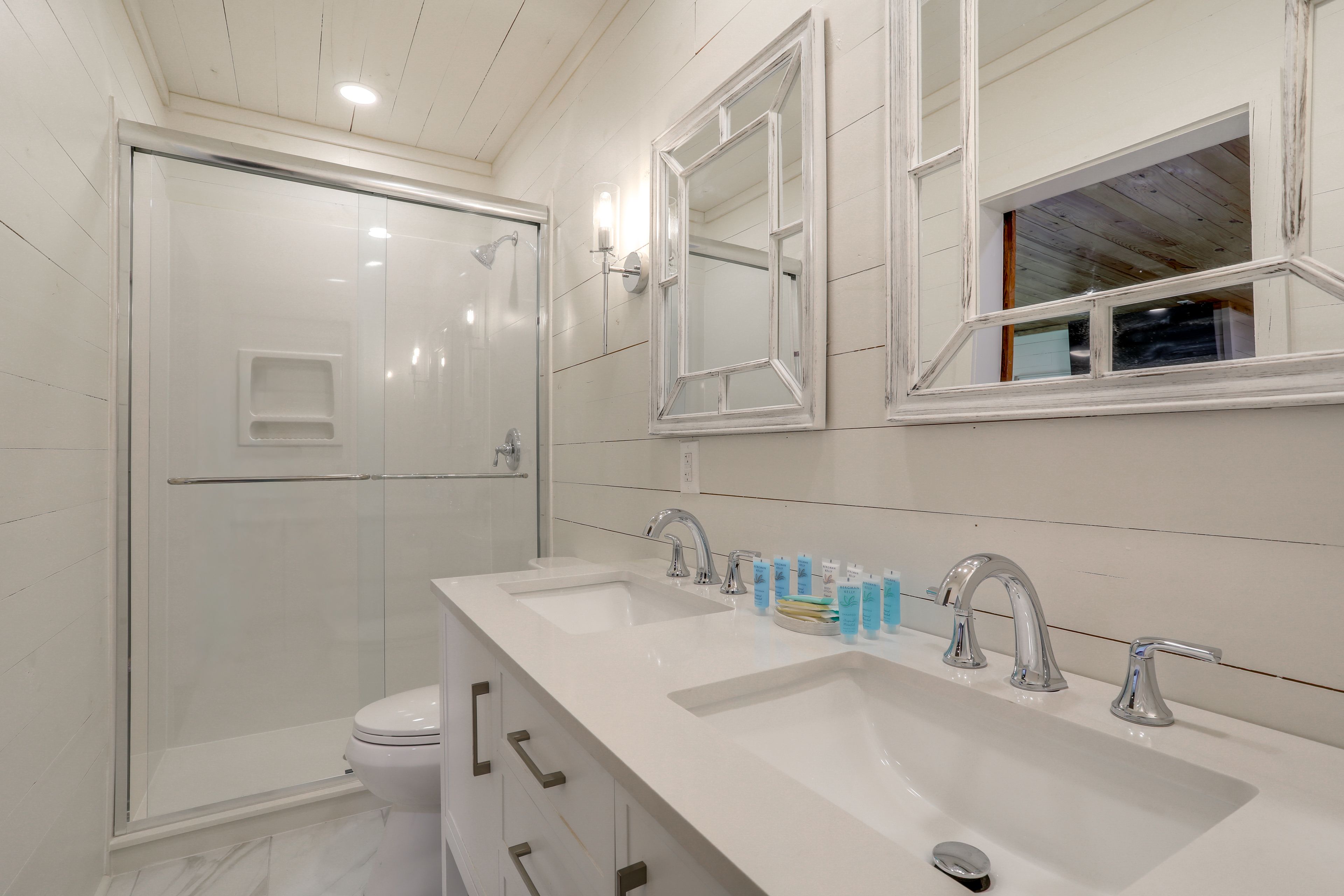 En-Suite Bathroom | 2nd Floor