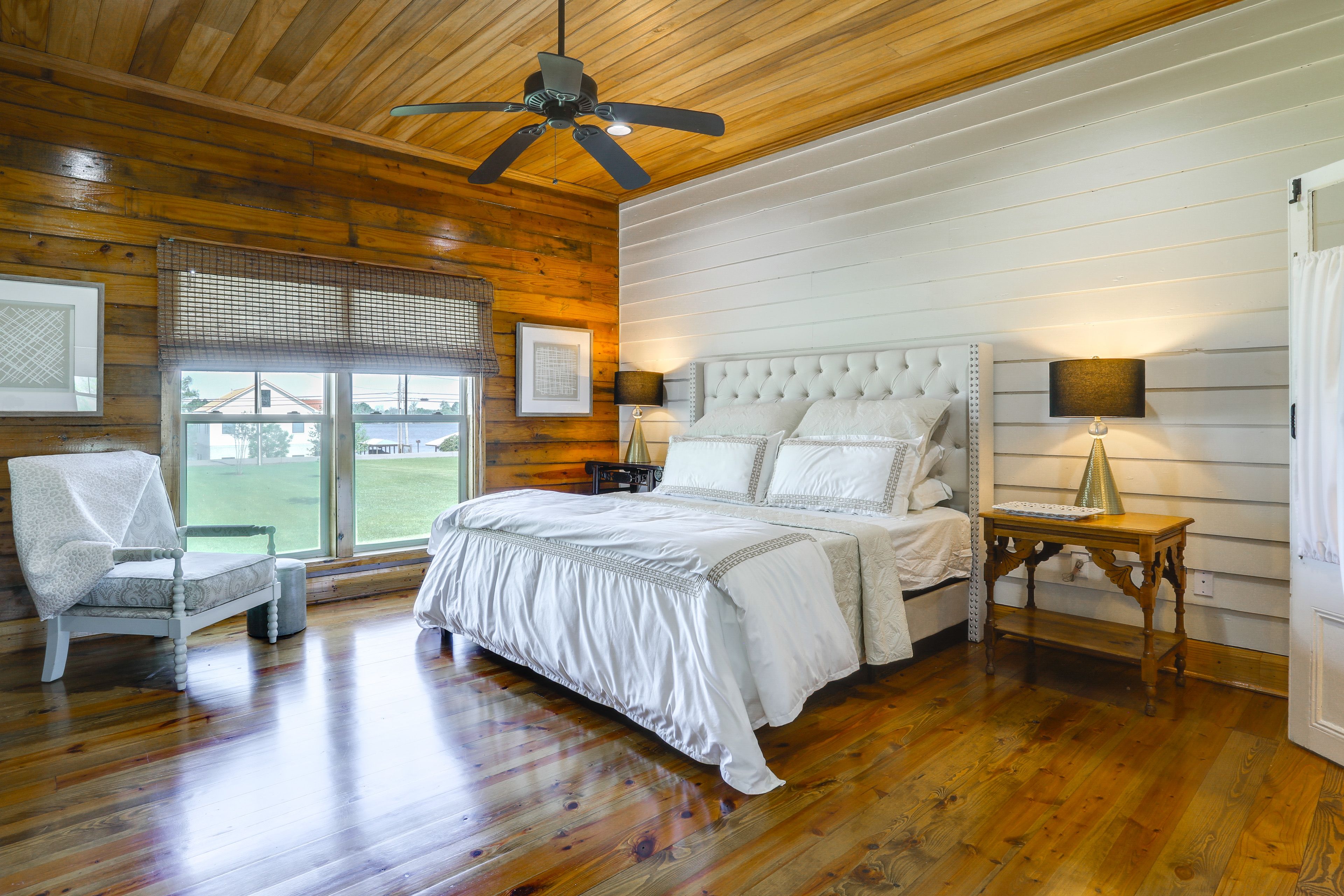 Bedroom 1 | King Bed | 1st Floor