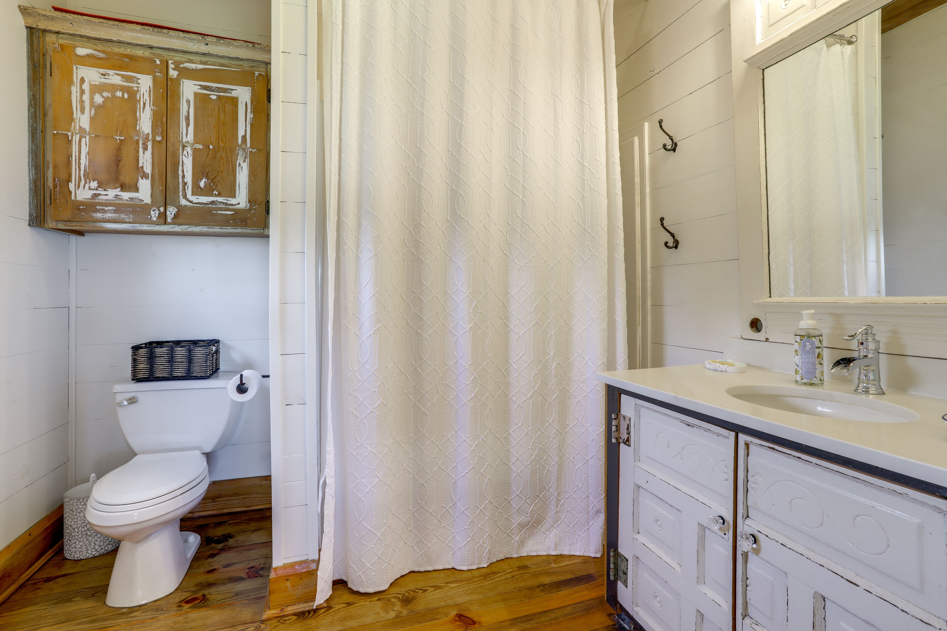 En-Suite Bathroom | 1st Floor