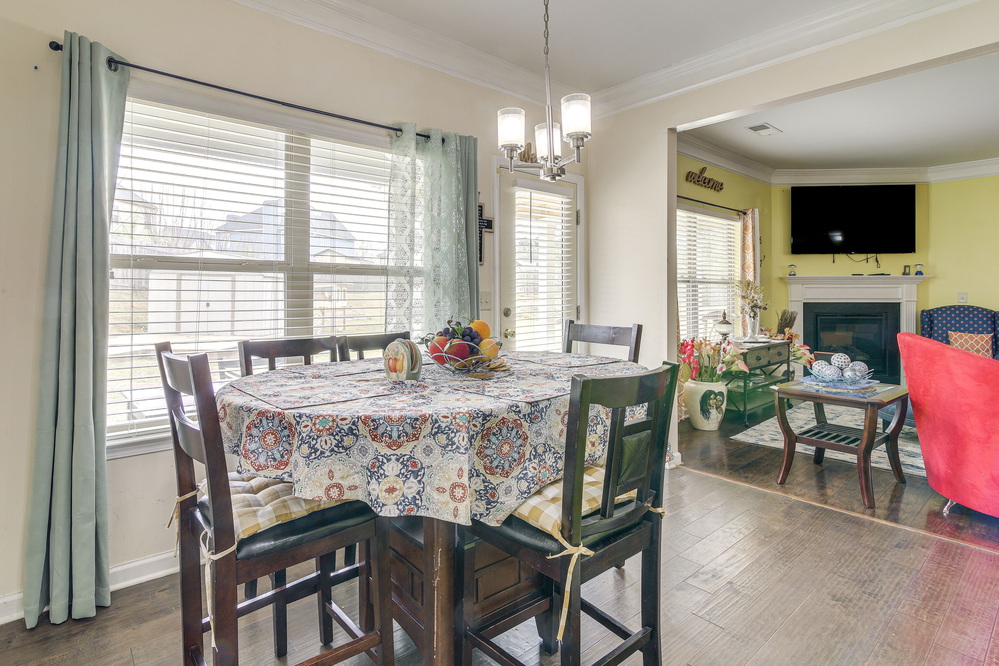 Breakfast Nook | 1st Floor