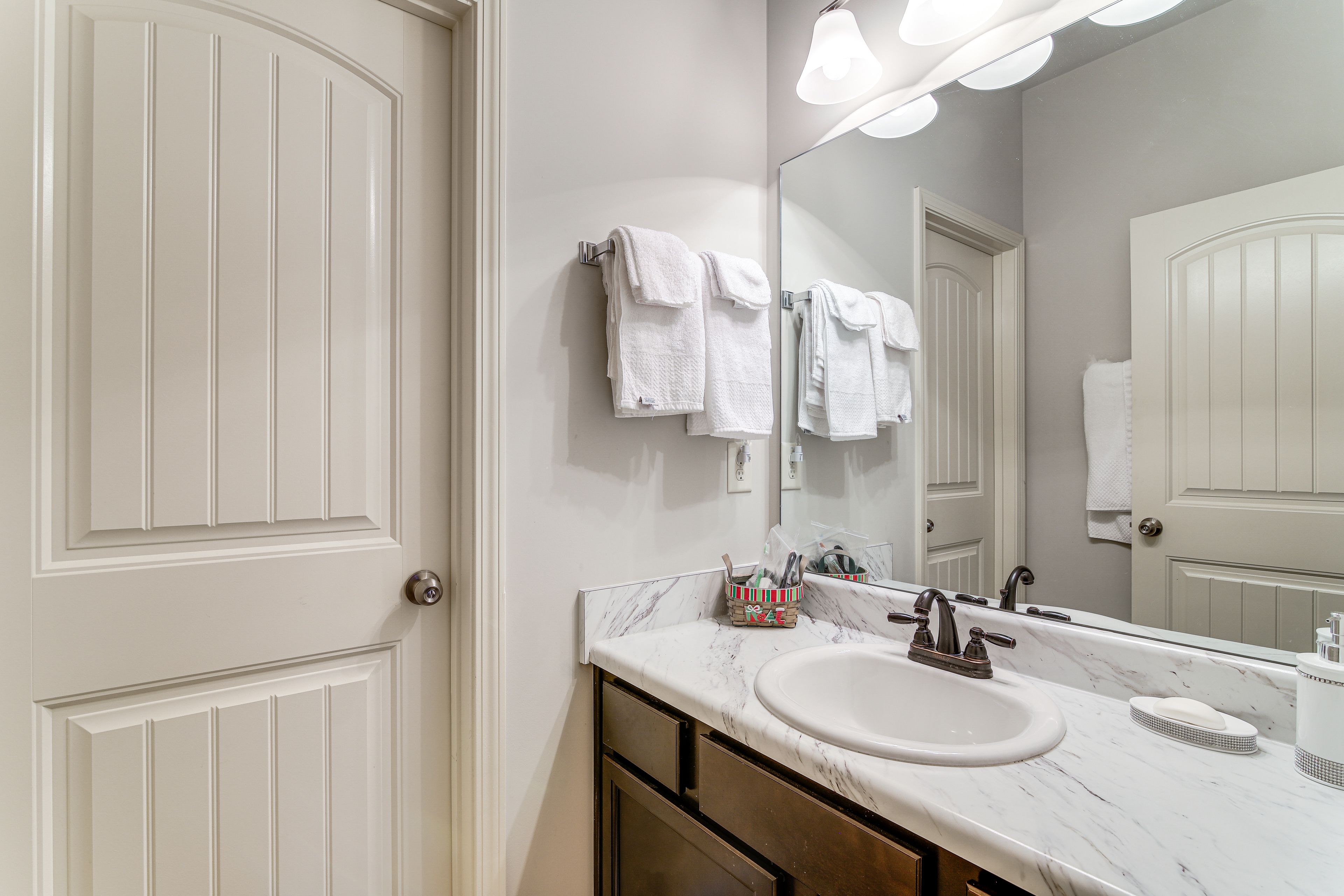 Full Bathroom | Double Sinks | 2nd Floor
