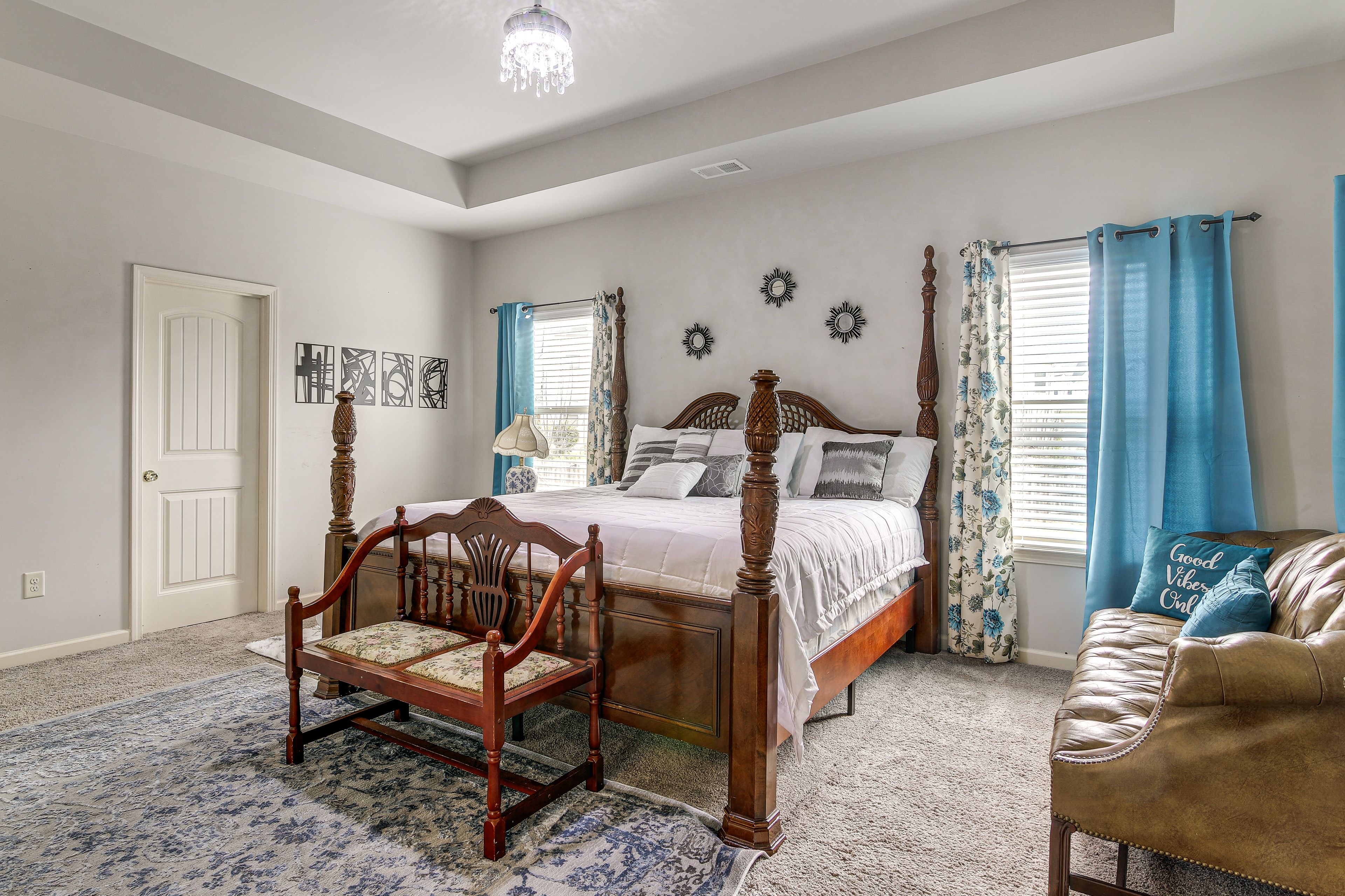Bedroom 4 | King Bed | Smart TV | 2nd Floor