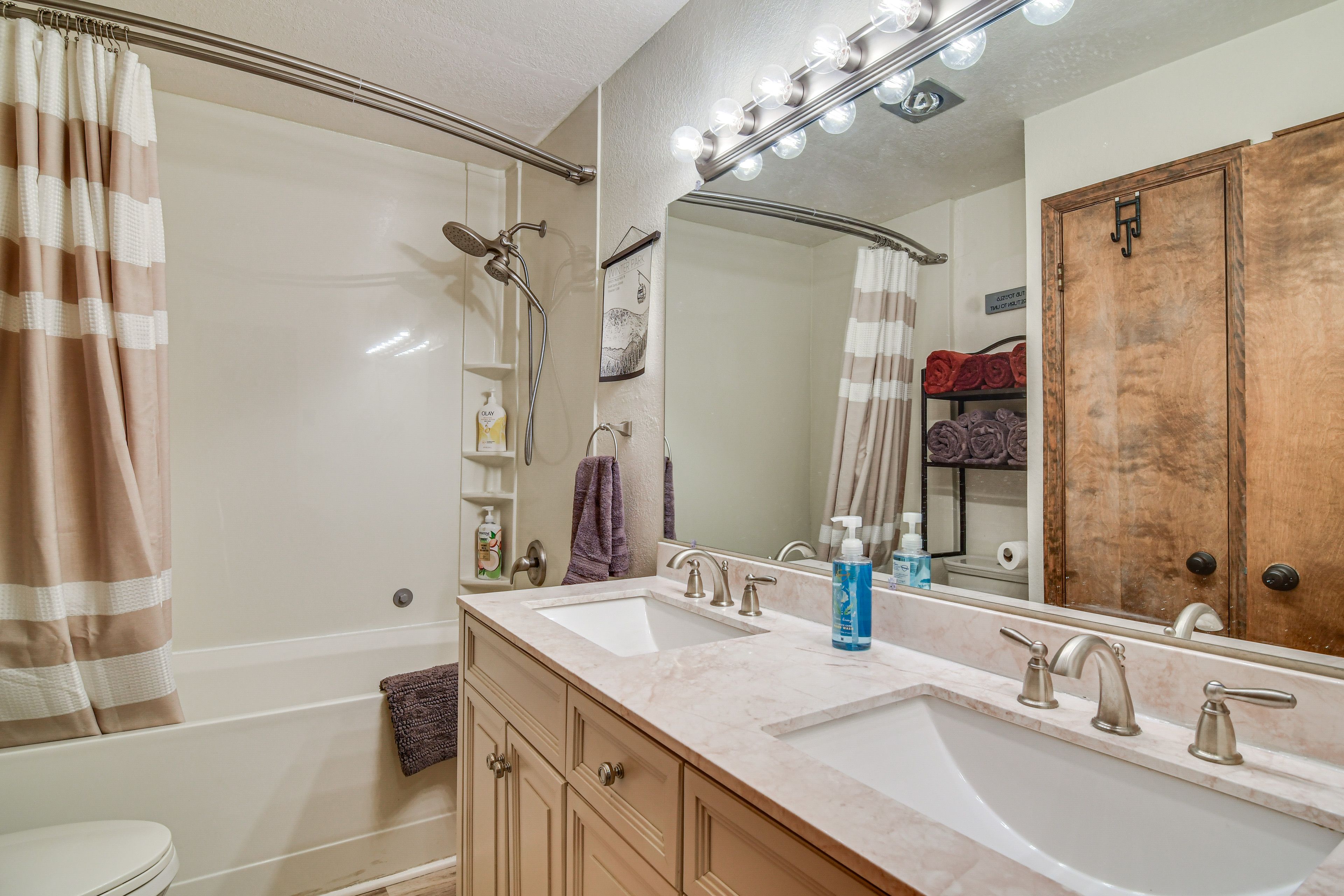 Full Bathroom