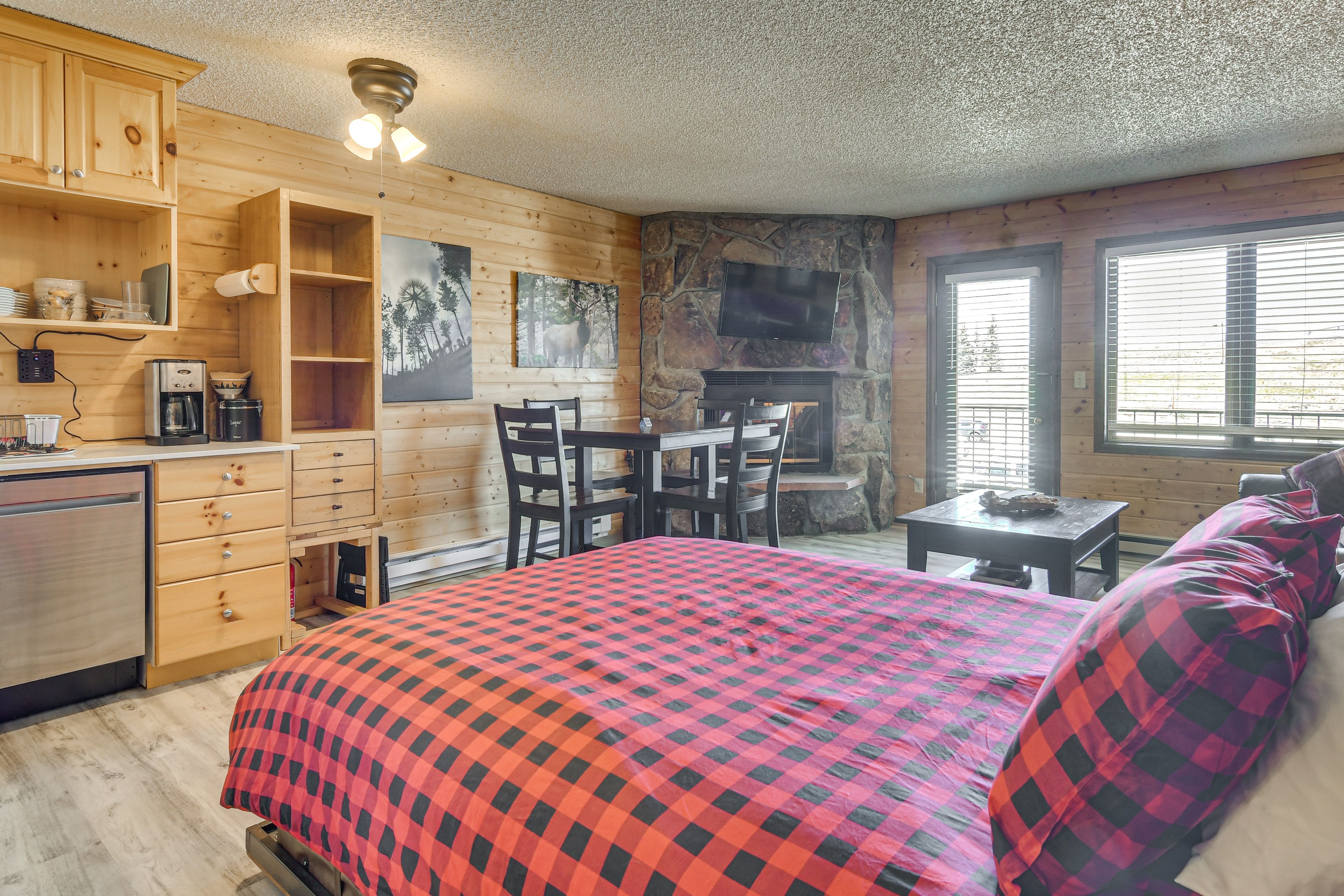 Living Room | Queen Murphy Bed | Full Sleeper Sofa