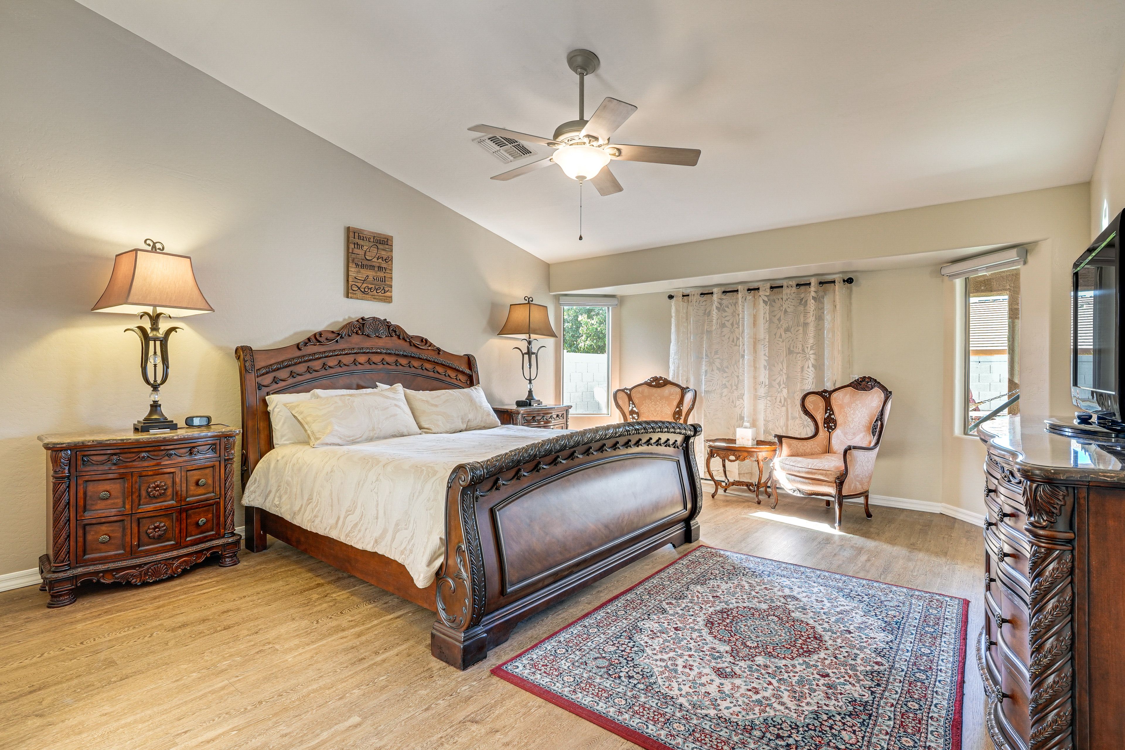 Bedroom 1 | King Bed