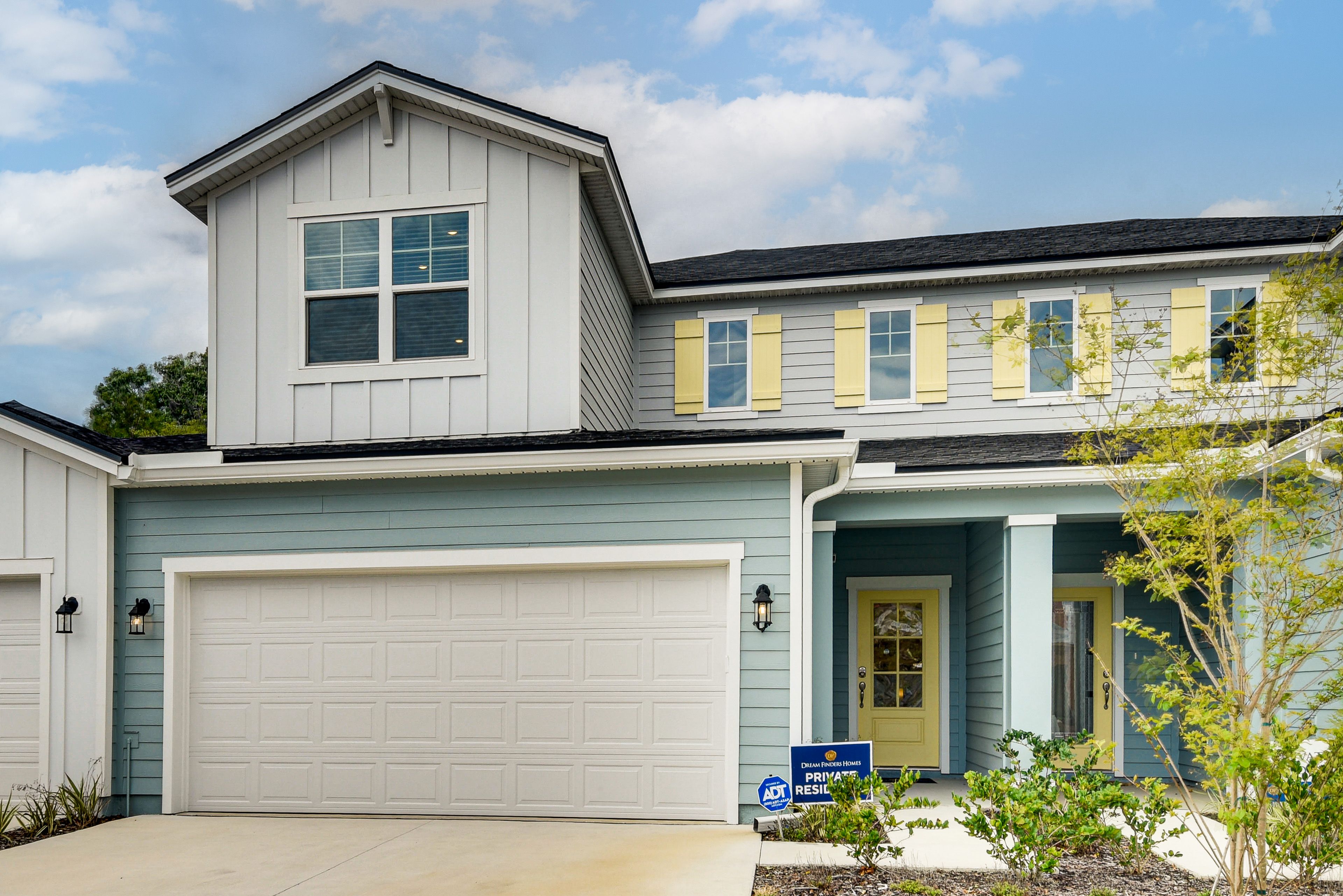 Parking | Garage (2 Vehicles) | Driveway (2 Vehicles)