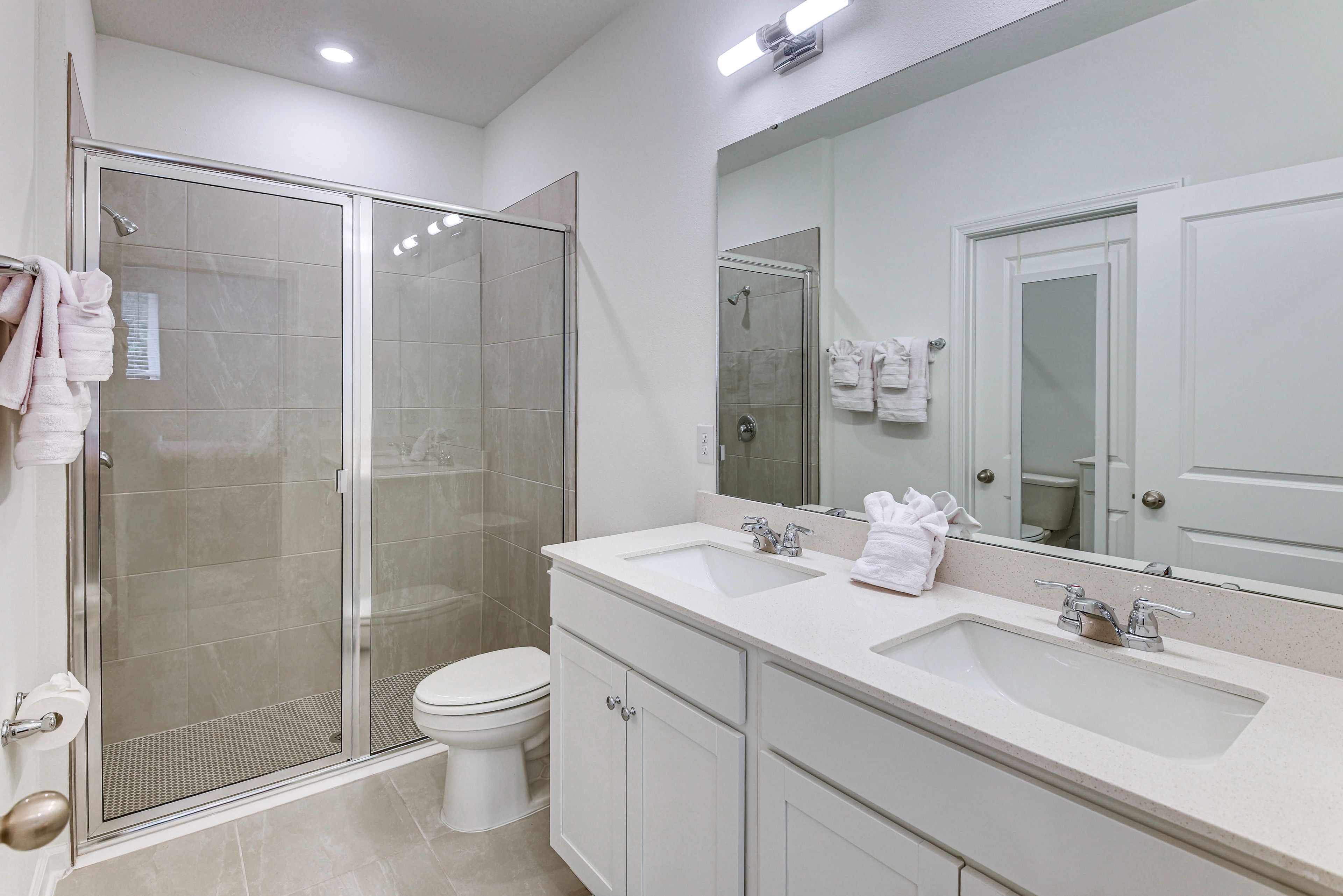 Full Bathroom | 1st Floor