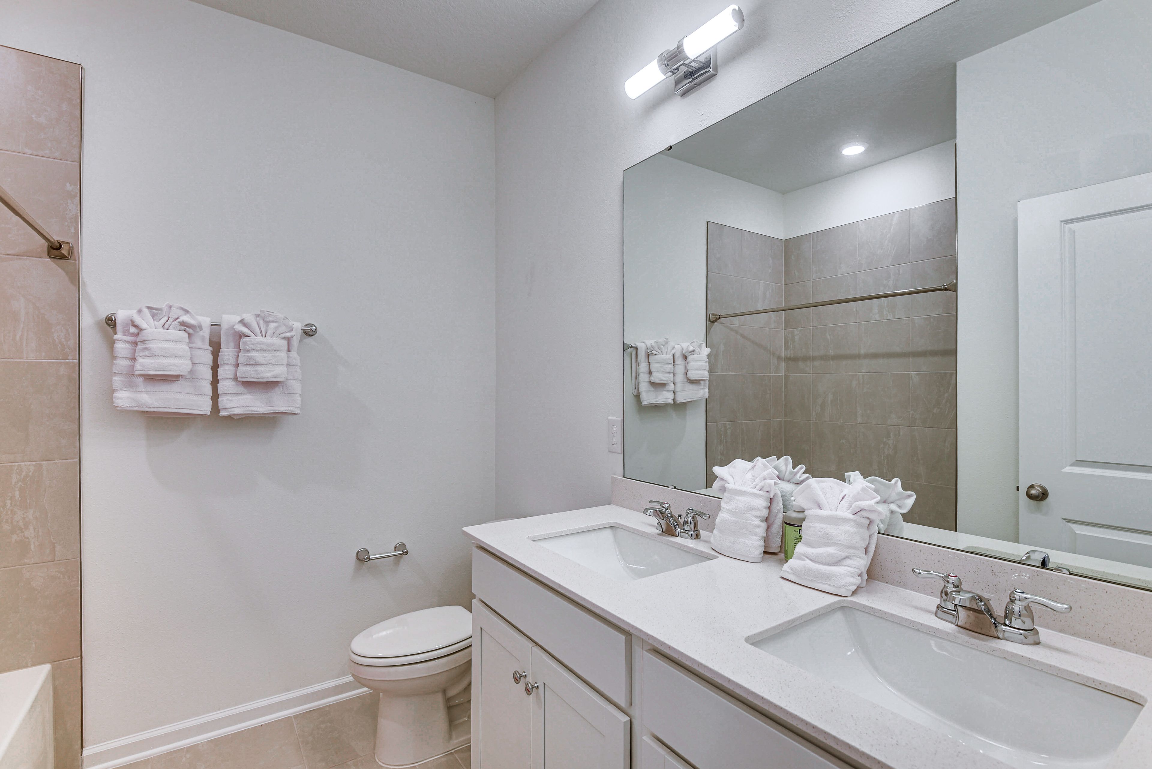 Full Bathroom | 2nd Floor