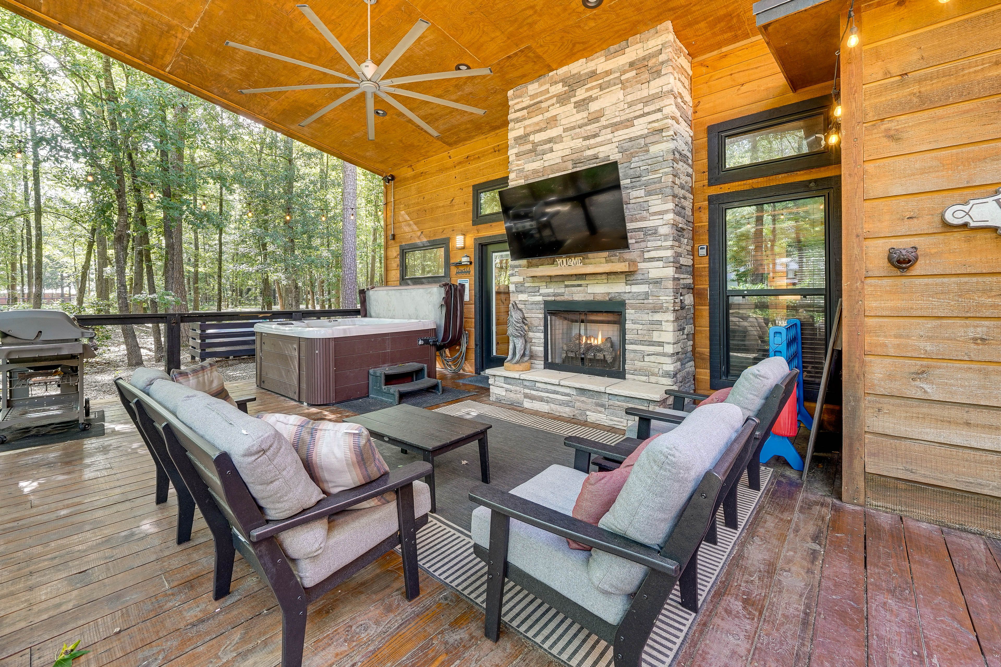 Broken Bow Vacation Rental | 2BR | 2BA | 1,500 Sq Ft