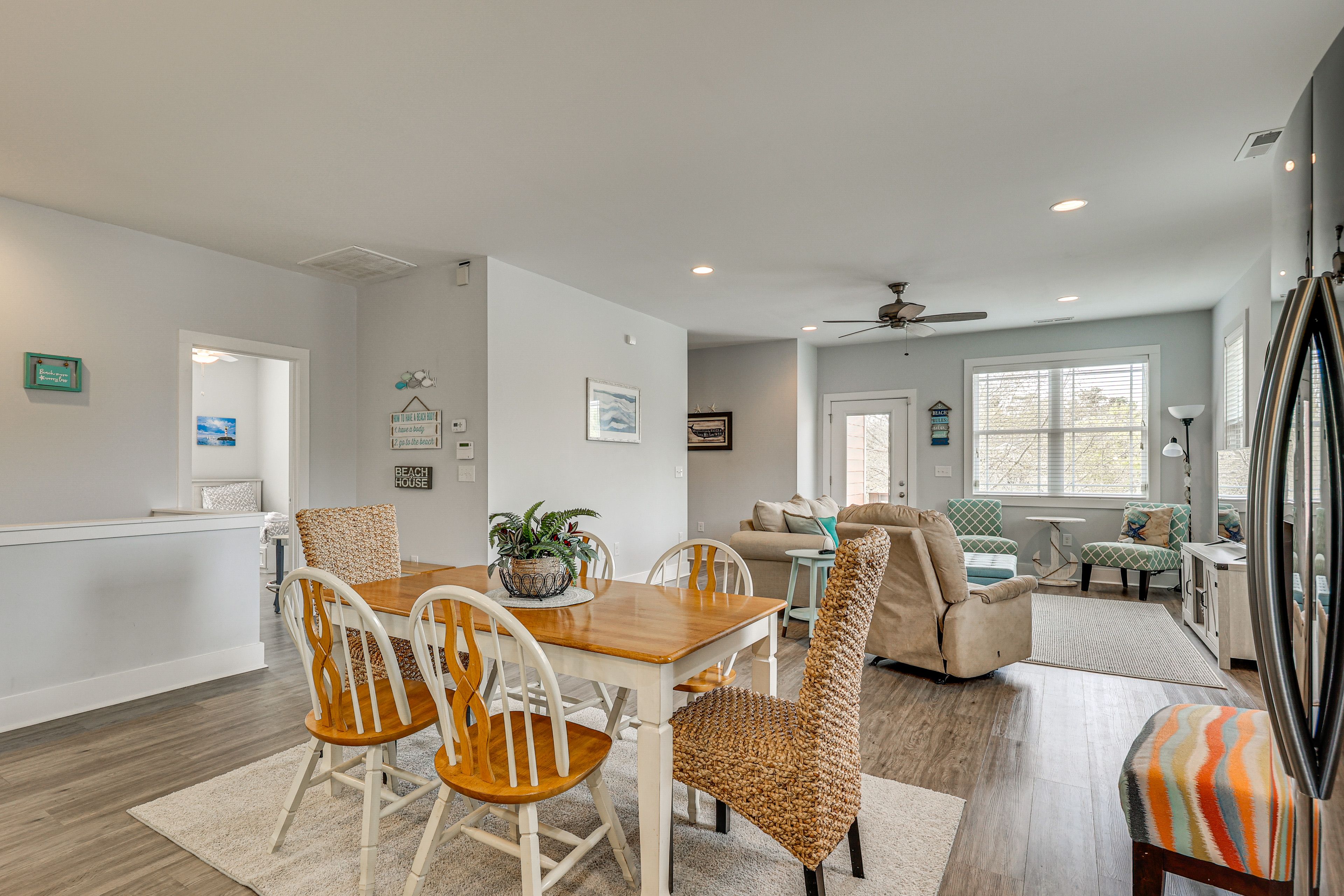 Dining Area | Living Room