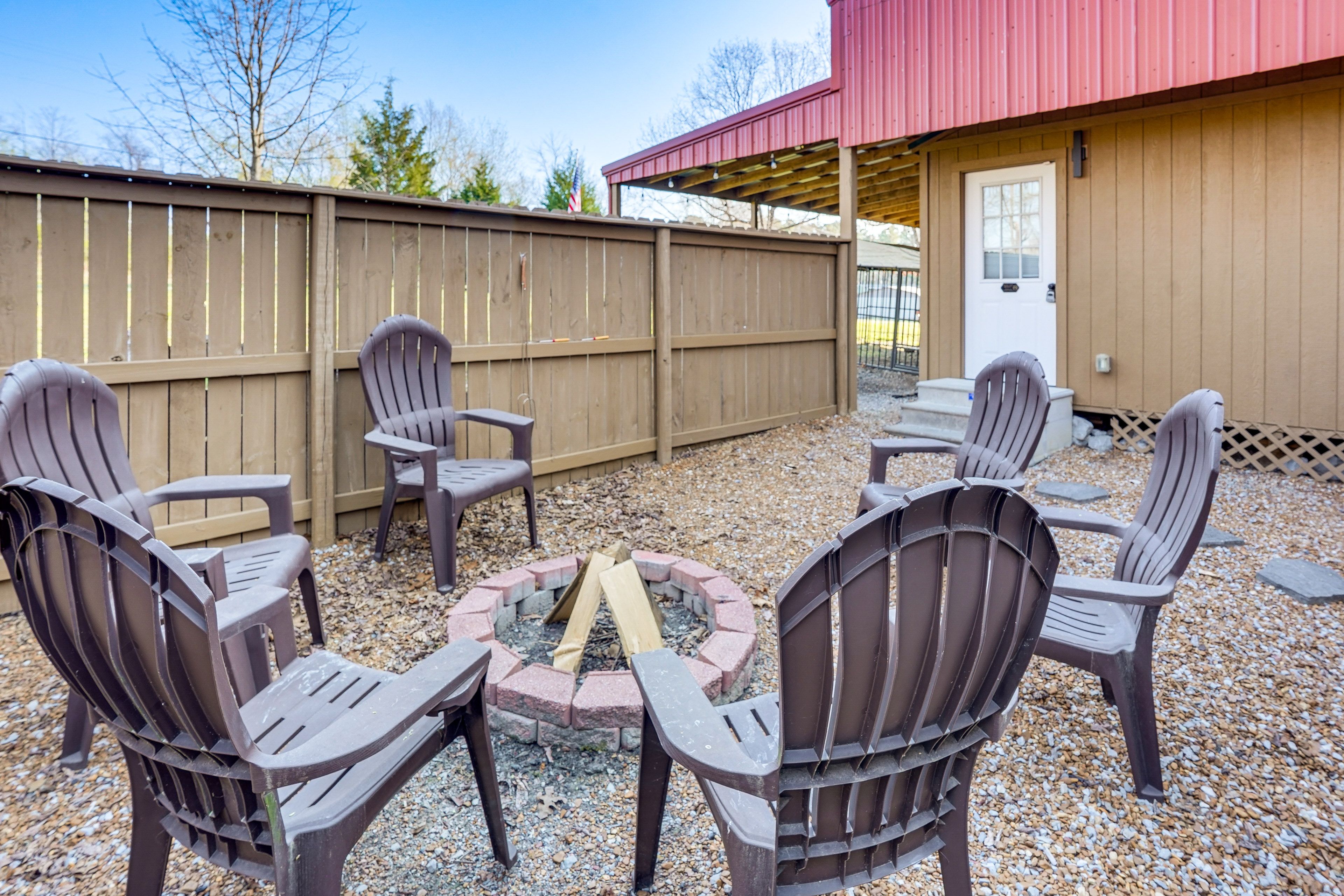 Fenced Yard | Fire Pit