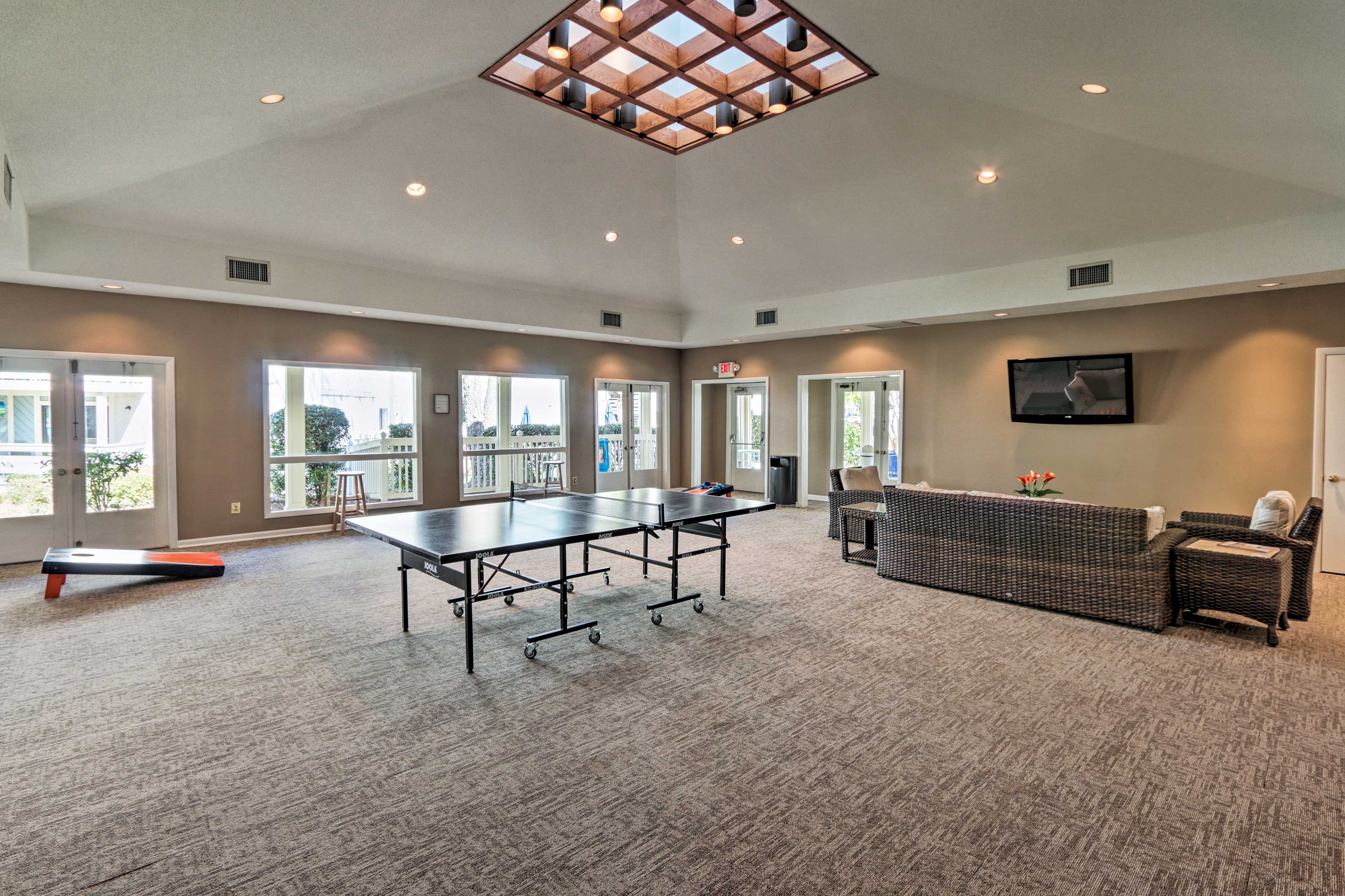 Community Amenities | Game Room | Fitness Center