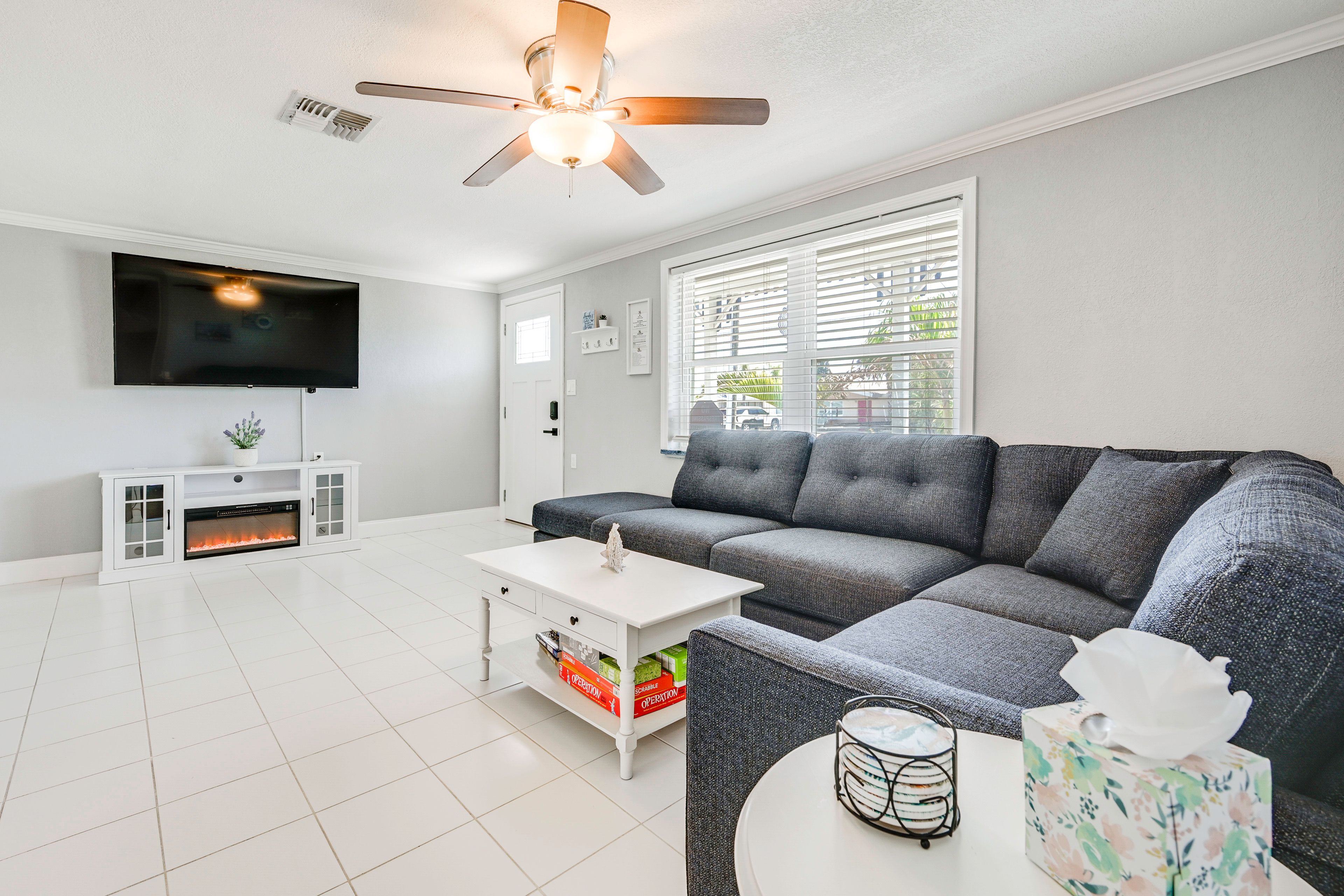 Living Room | Smart TV | Games