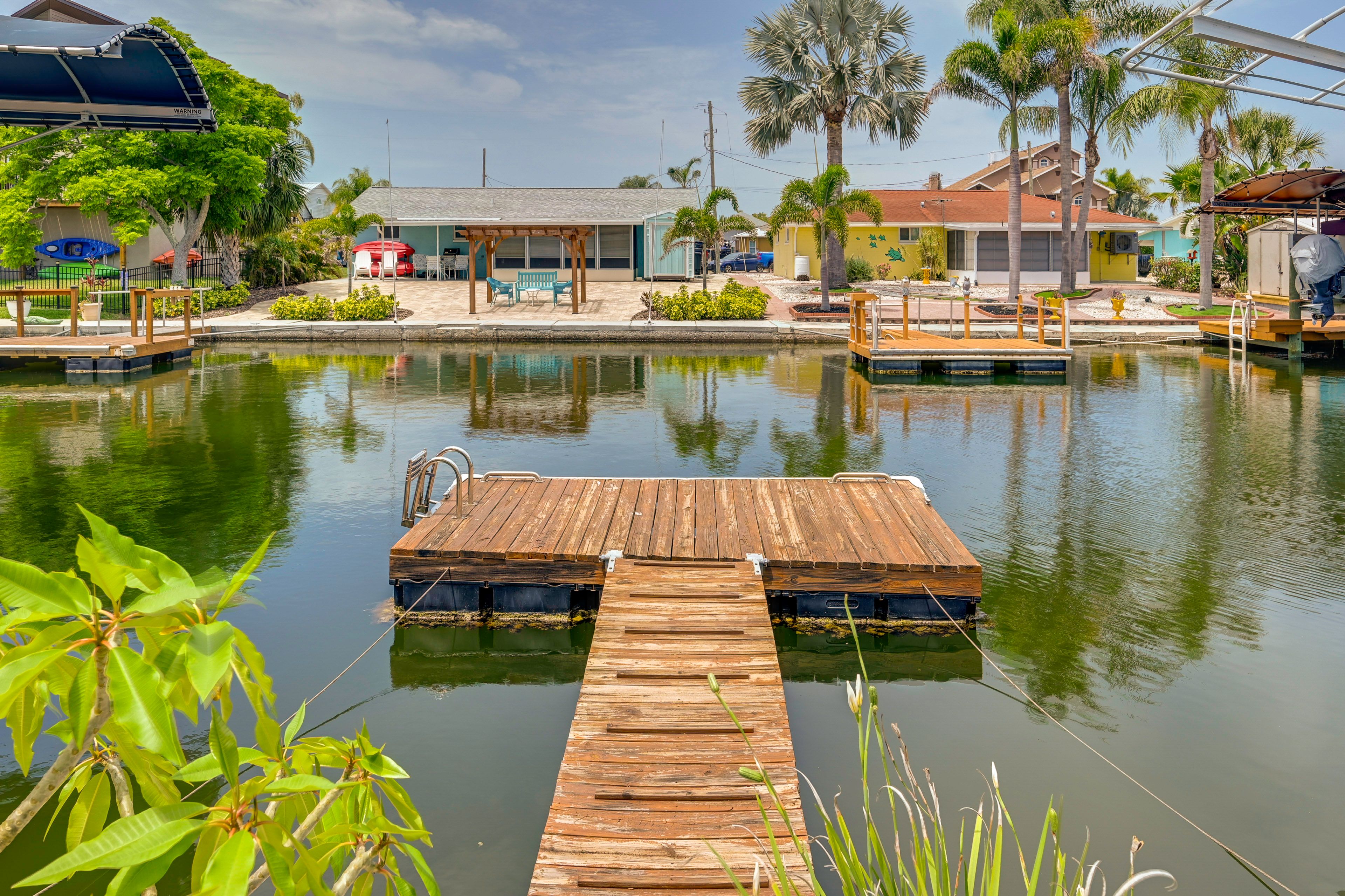 Waterfront | Private Dock | Kayaks