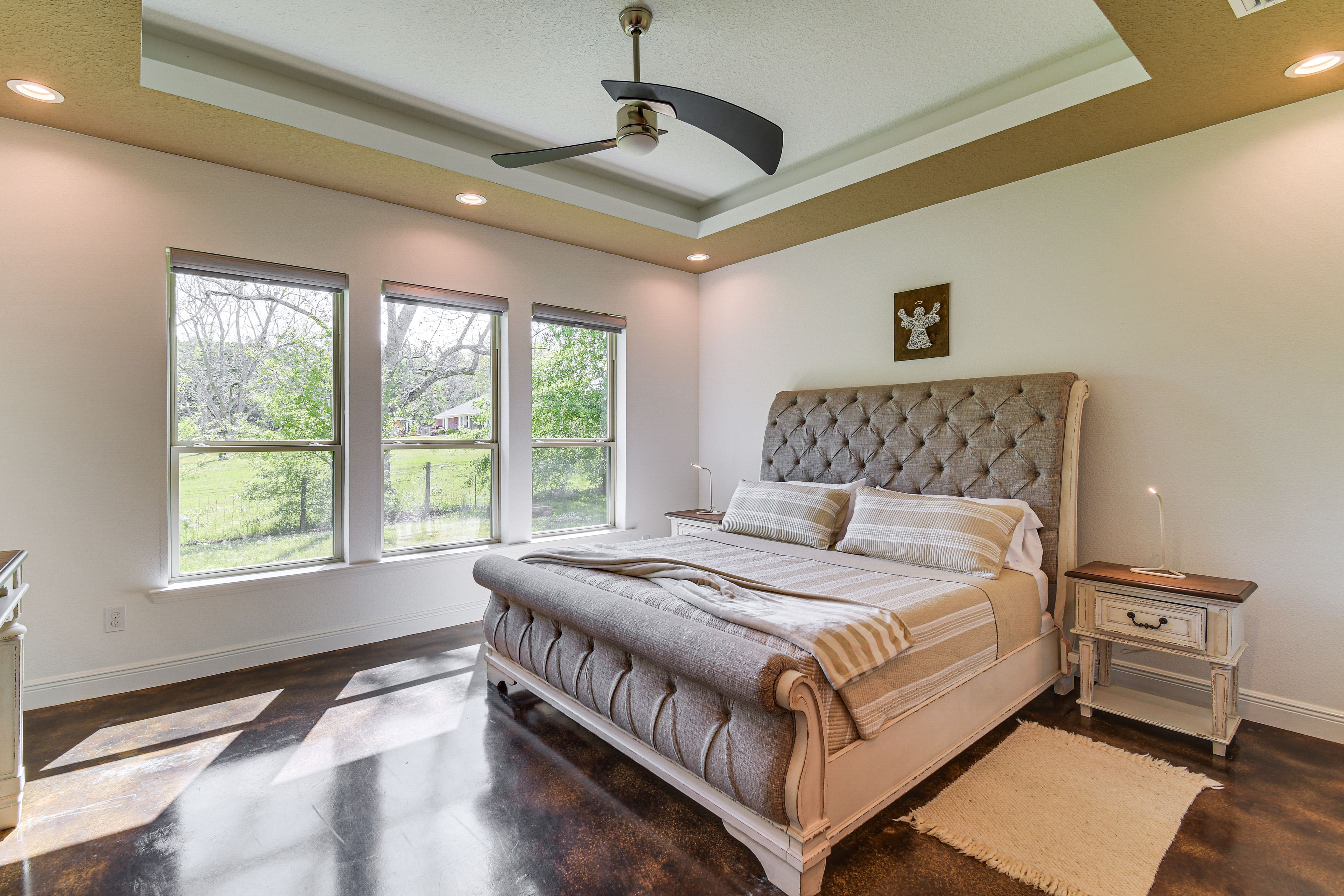 Bedroom 1 | King Bed | Smart TV