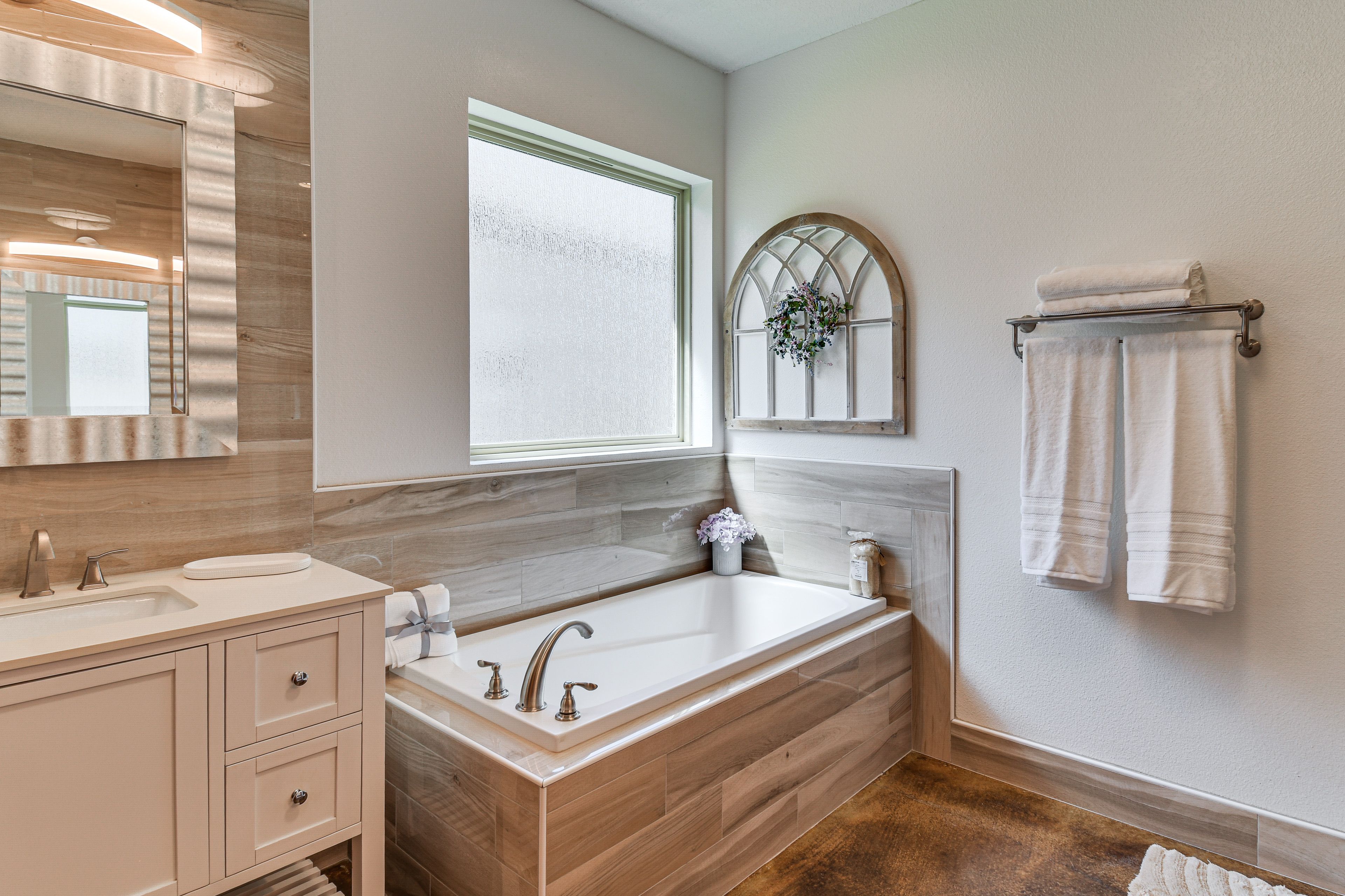 En-Suite Bathroom | Shower | Double Sinks