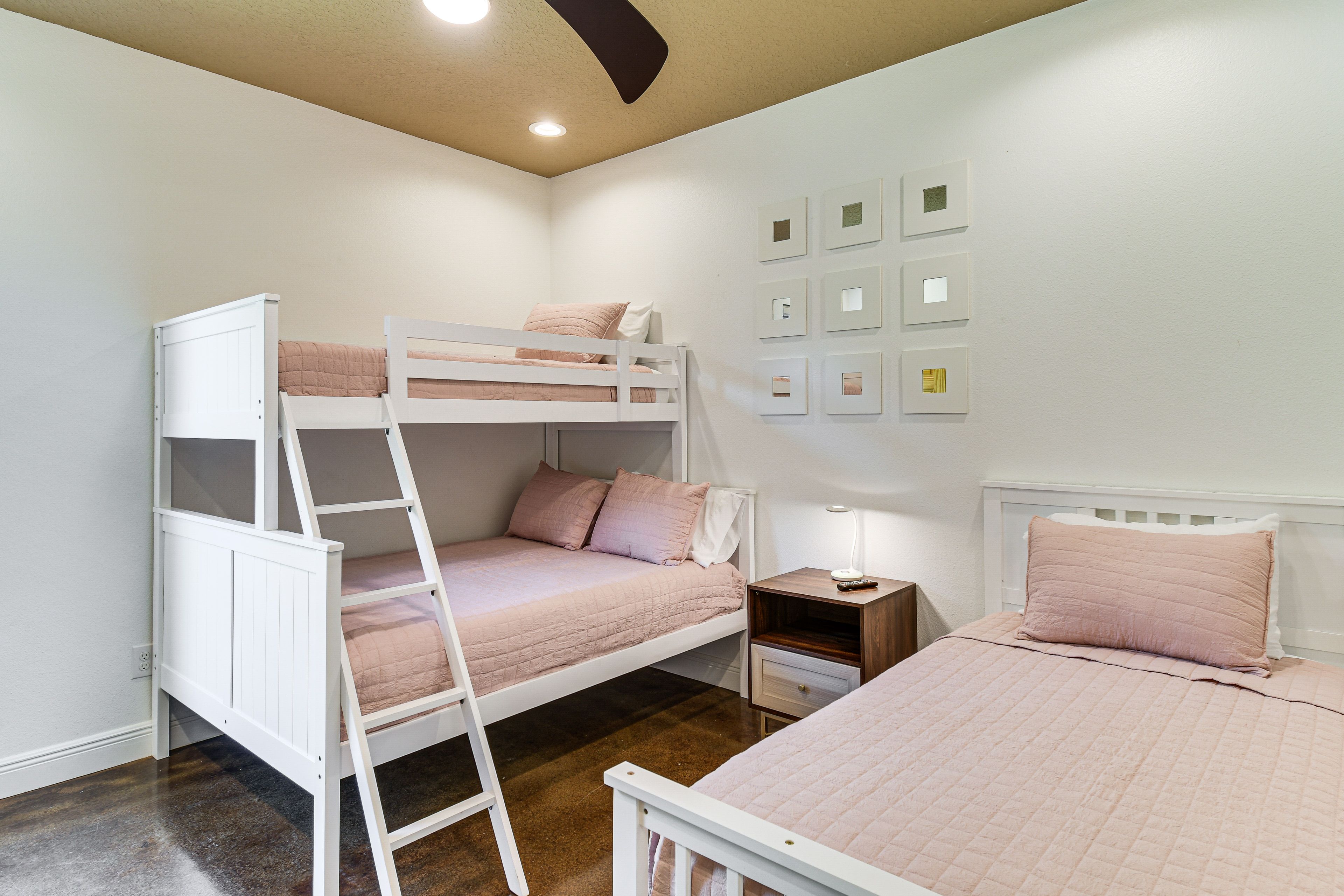 Bedroom 3 | Twin/Full Bunk Bed | Twin Bed | Smart TV
