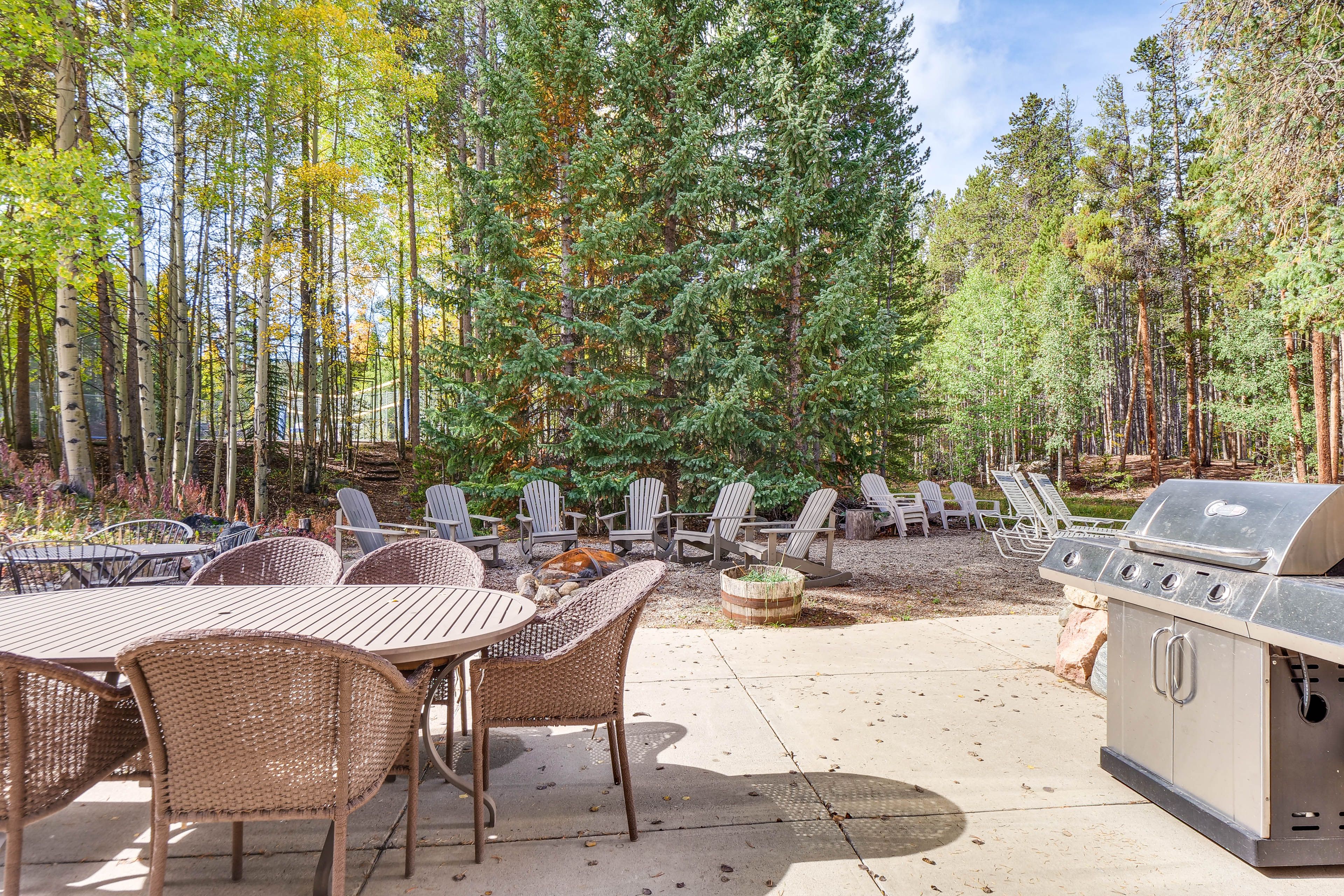 Community Amenities | Patio