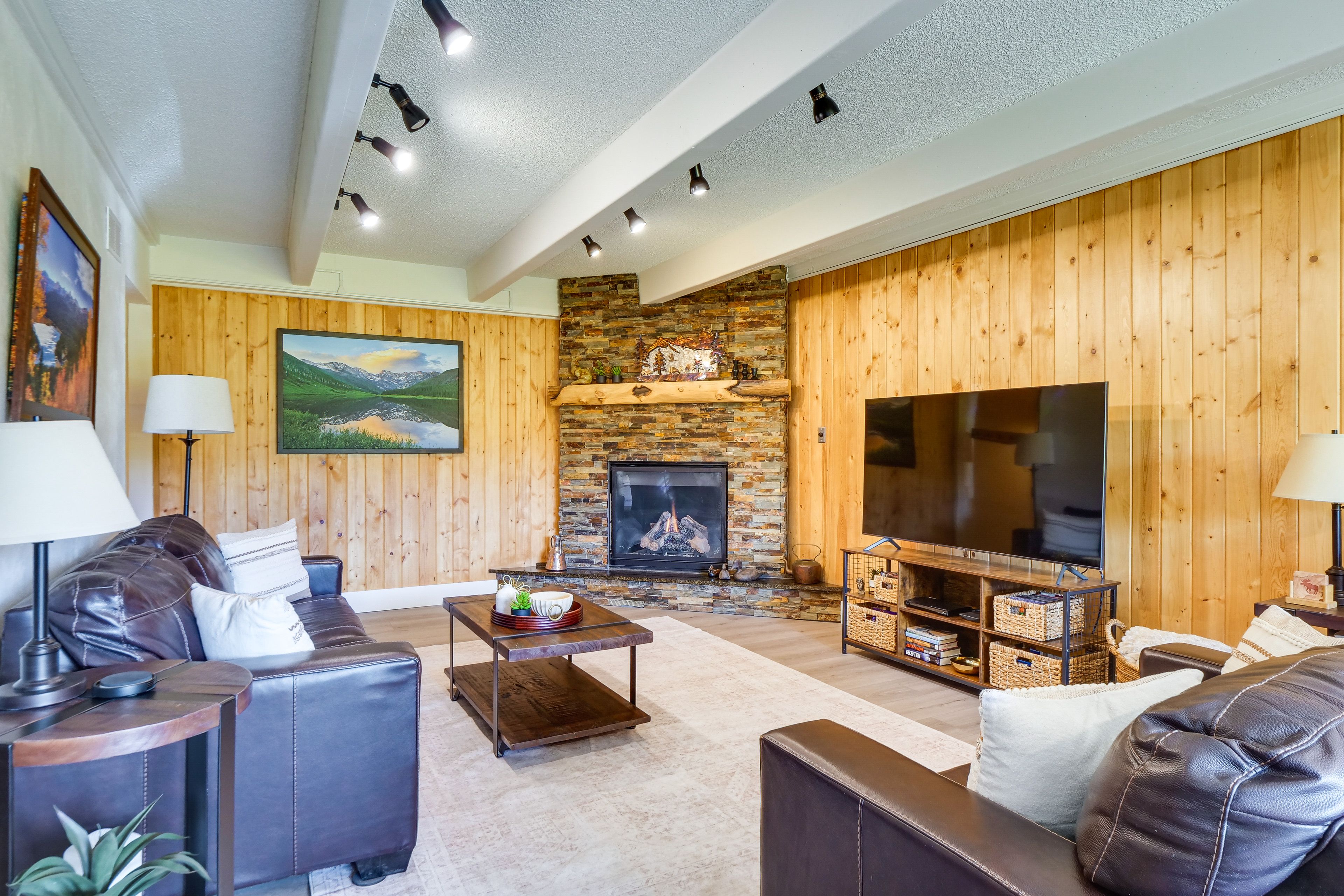 Living Room | Queen Sleeper Sofa