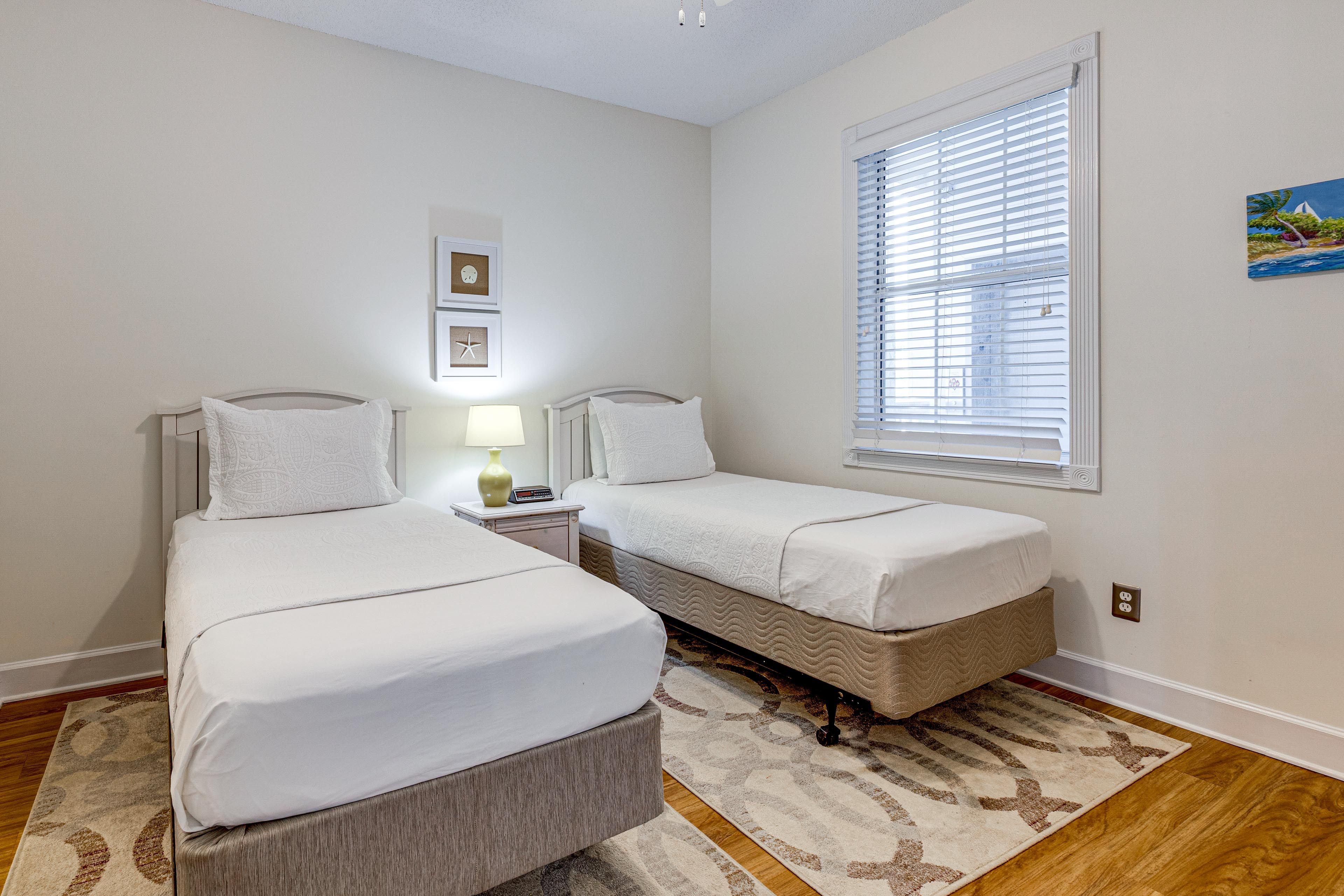 Bedroom 2 | 2 Twin Beds