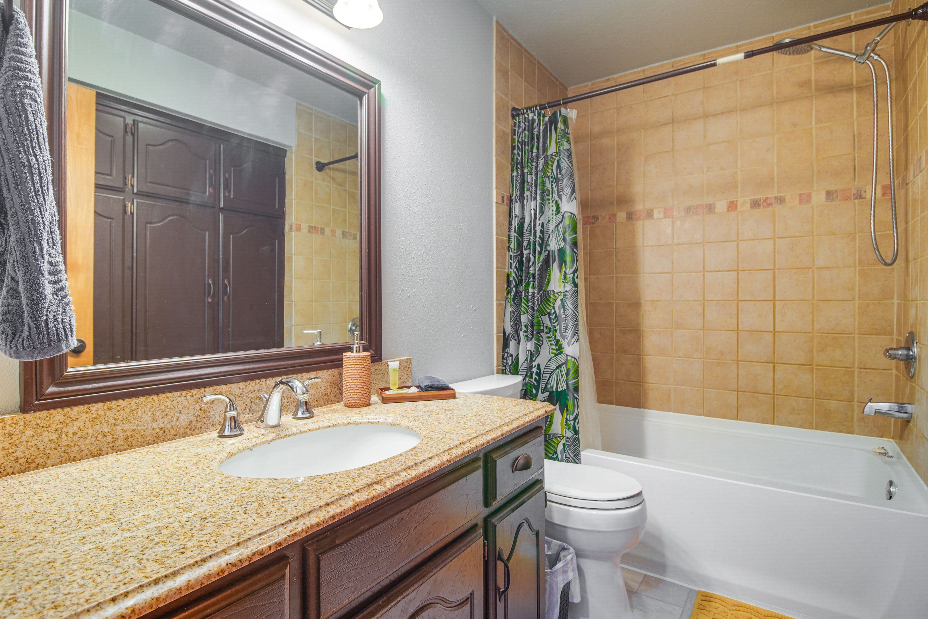 Full Bathroom