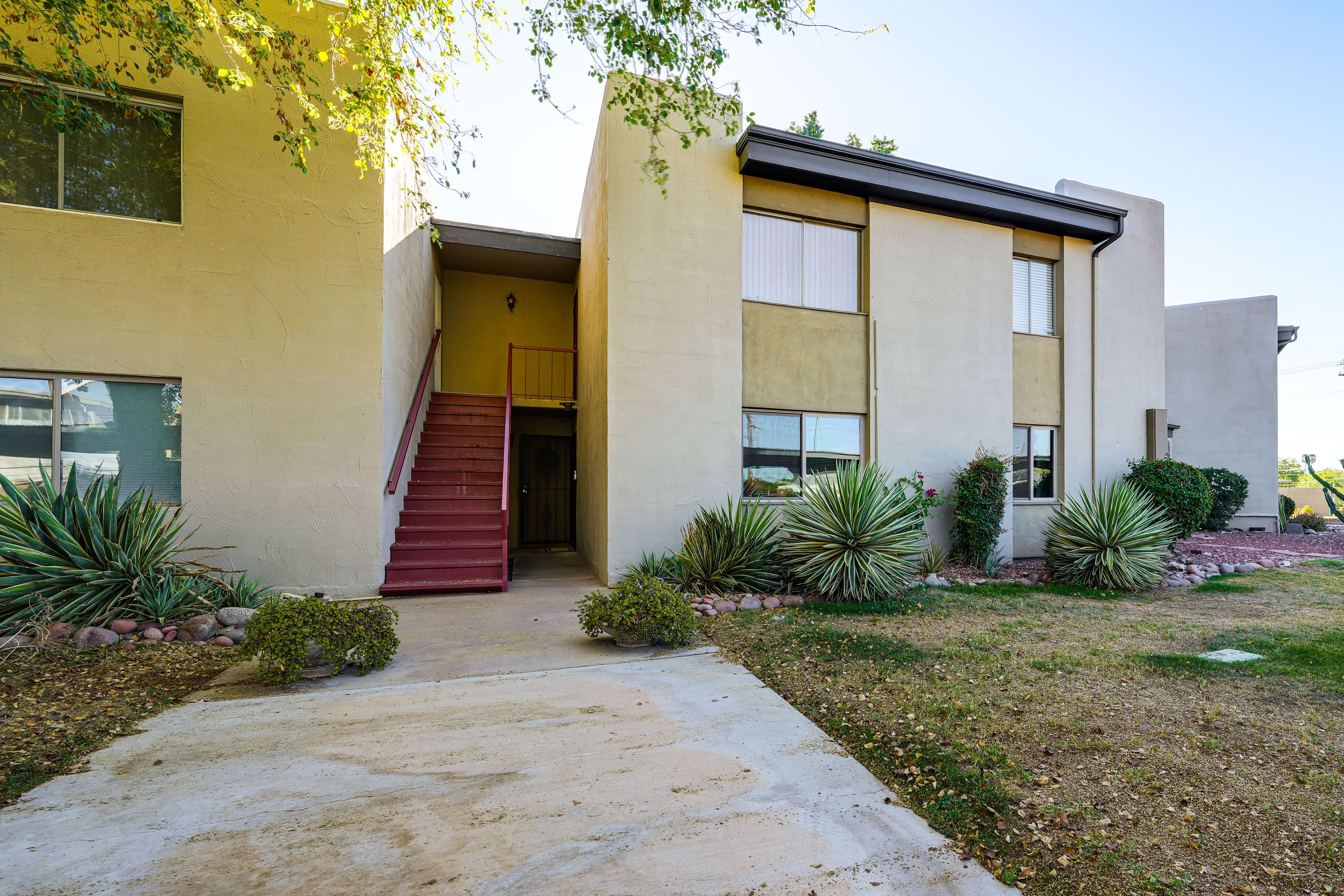 Exterior | Community Parking Lot (1 Vehicle)