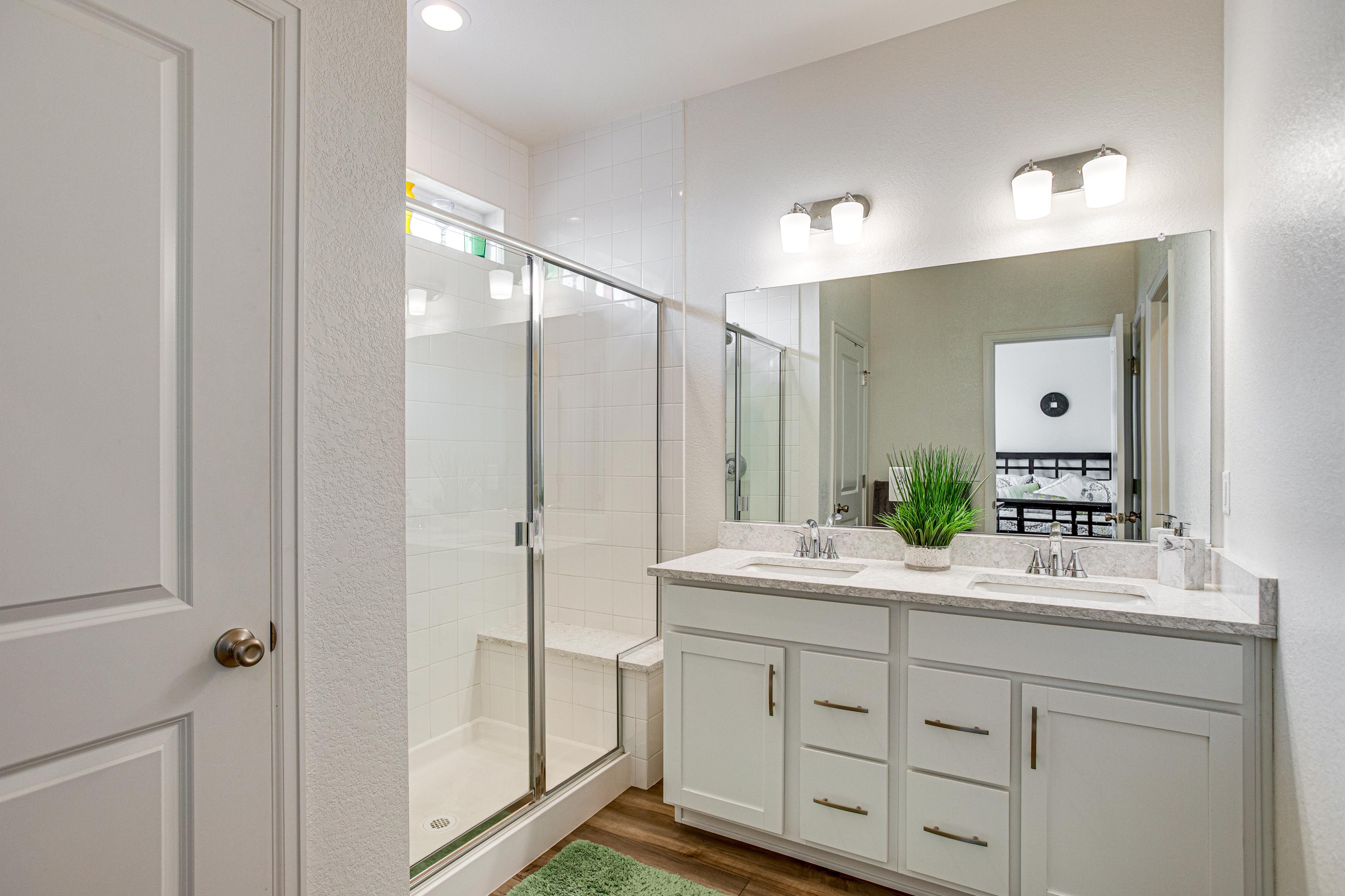 Full Bathroom | Main Level