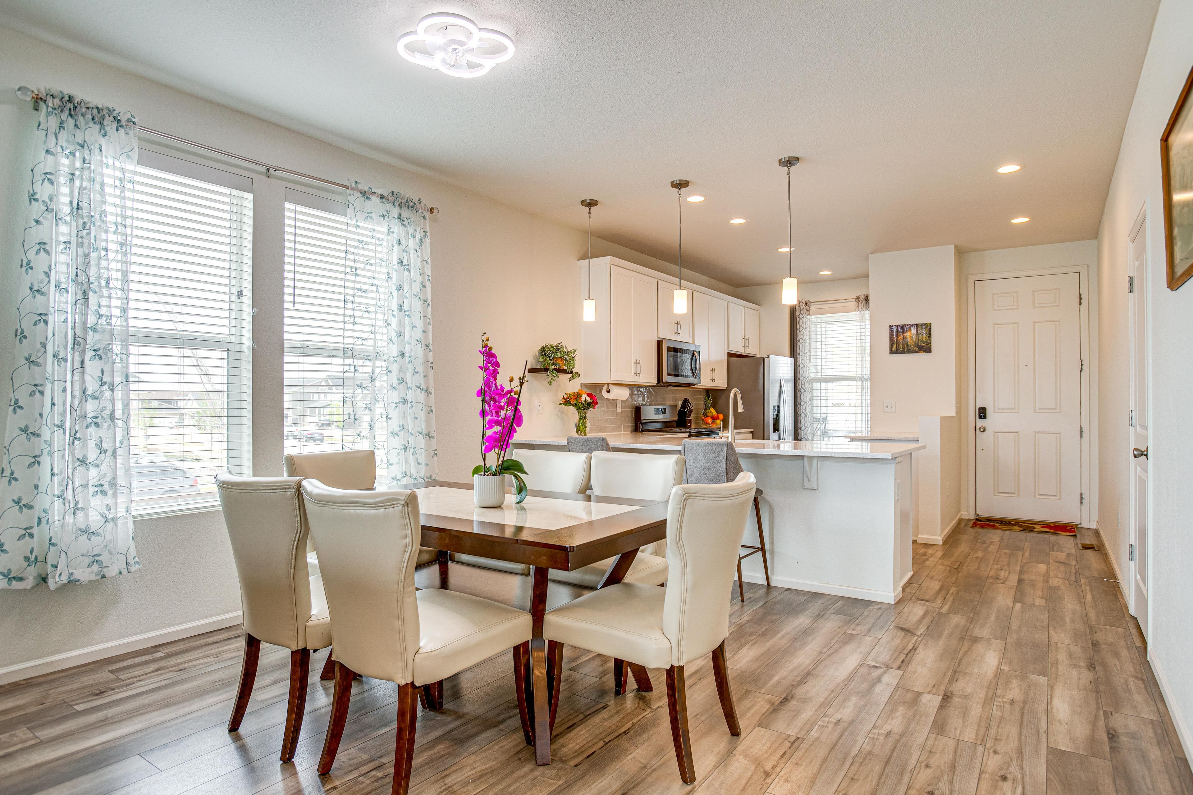 Dining Area | Main Level