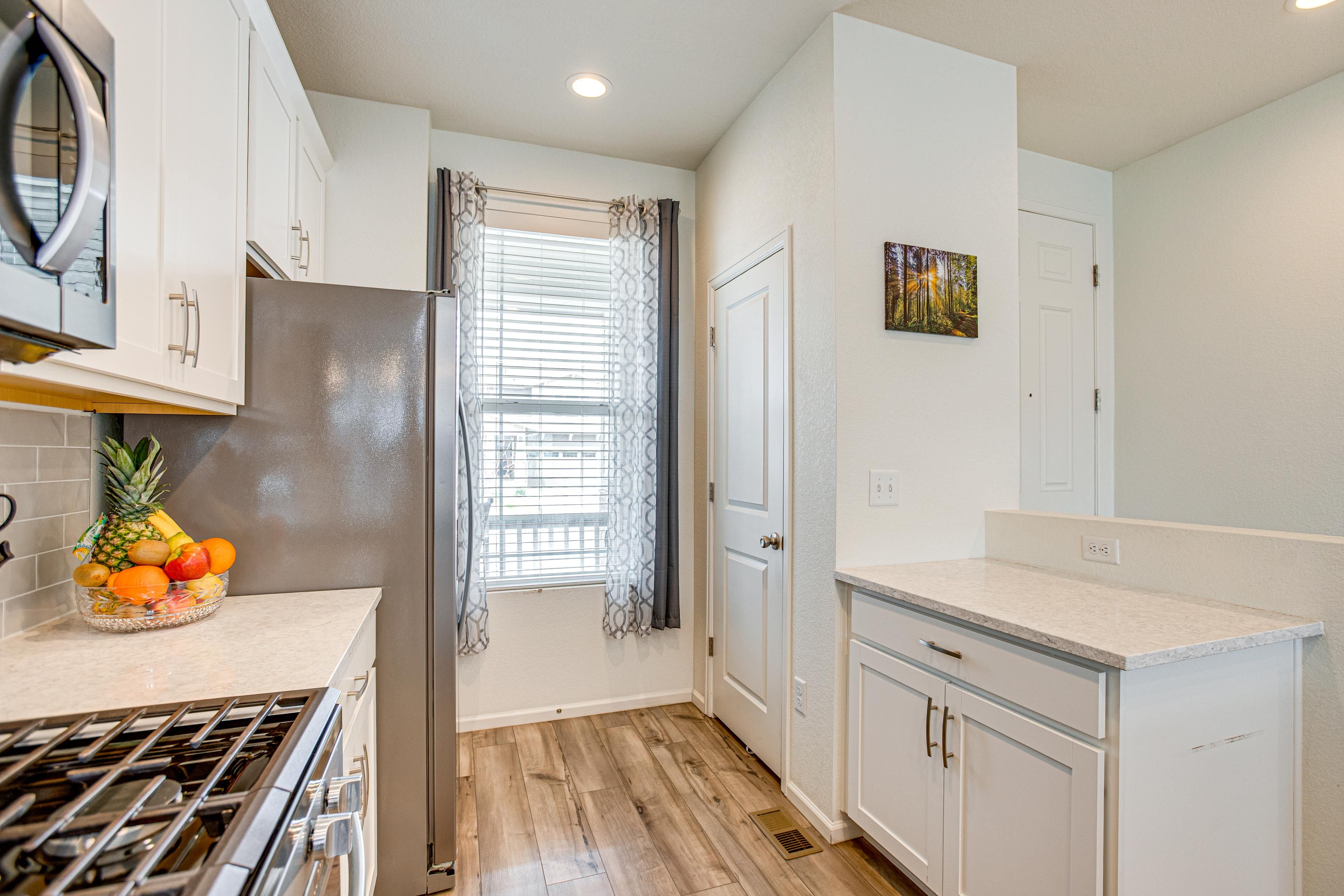 Kitchen | Main Level