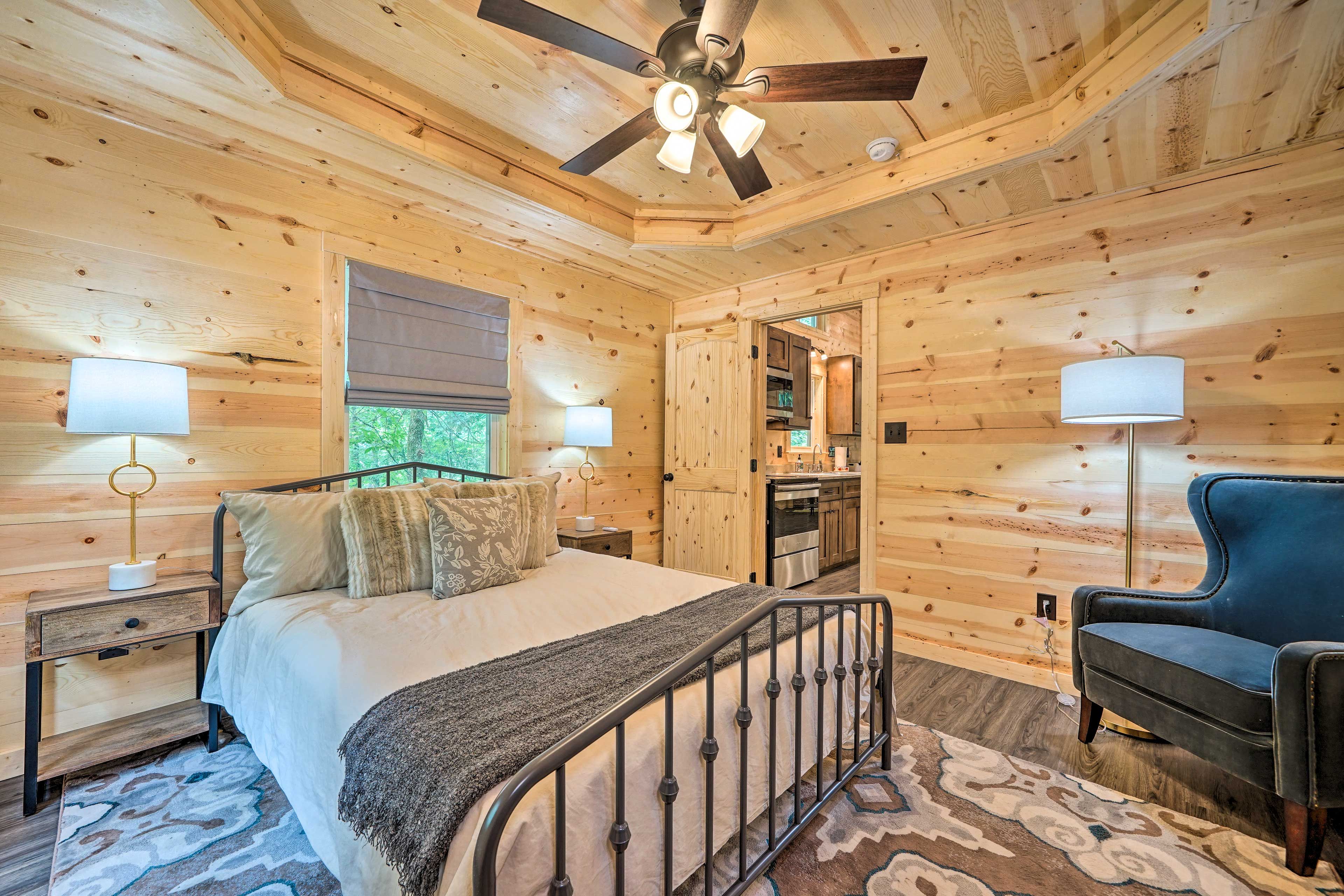 Bedroom 4 | Queen Bed | Cabin 2