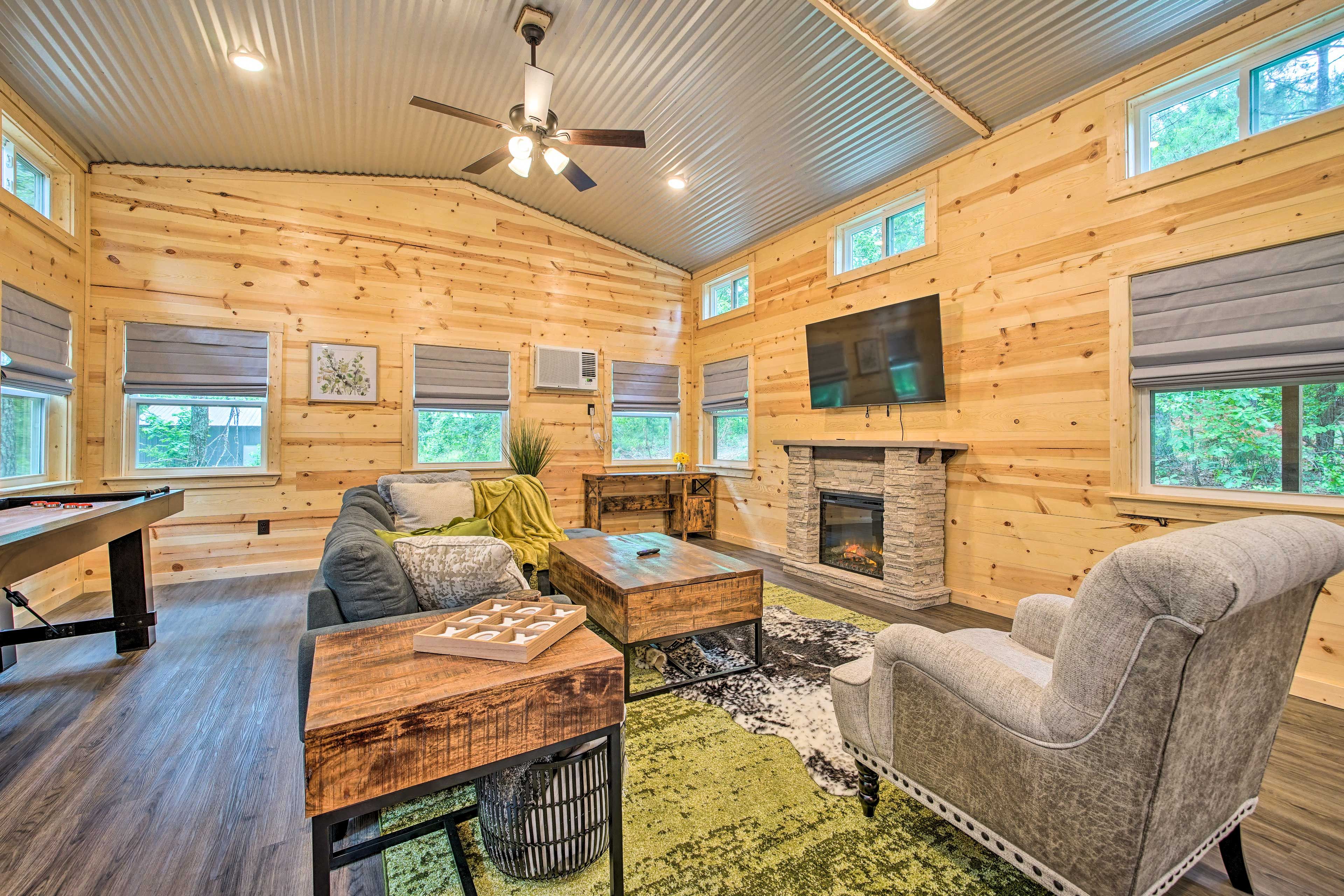 Living Room | Cabin 2