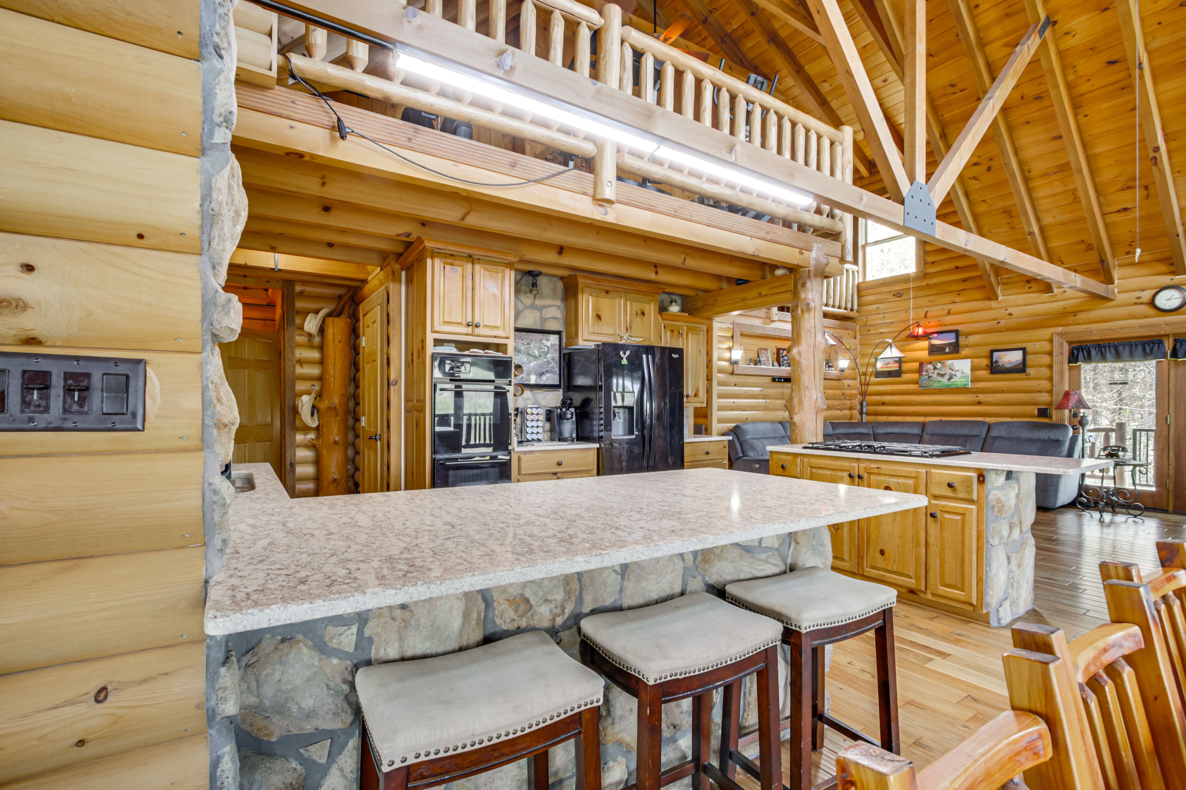 Kitchen | Dishwasher | Microwave | Main Level