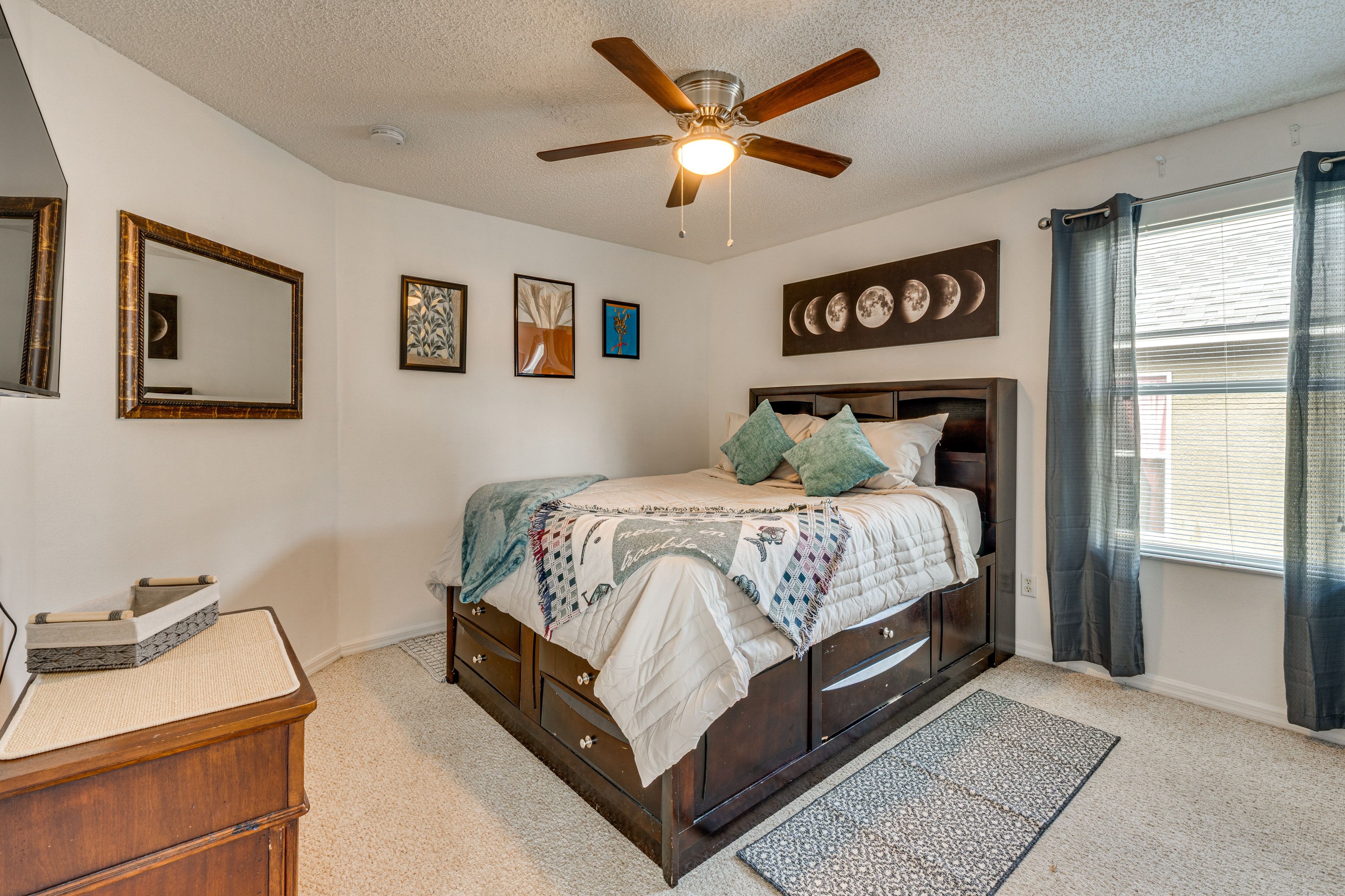 Bedroom 2 | Queen Bed | Smart TV | 2nd Floor