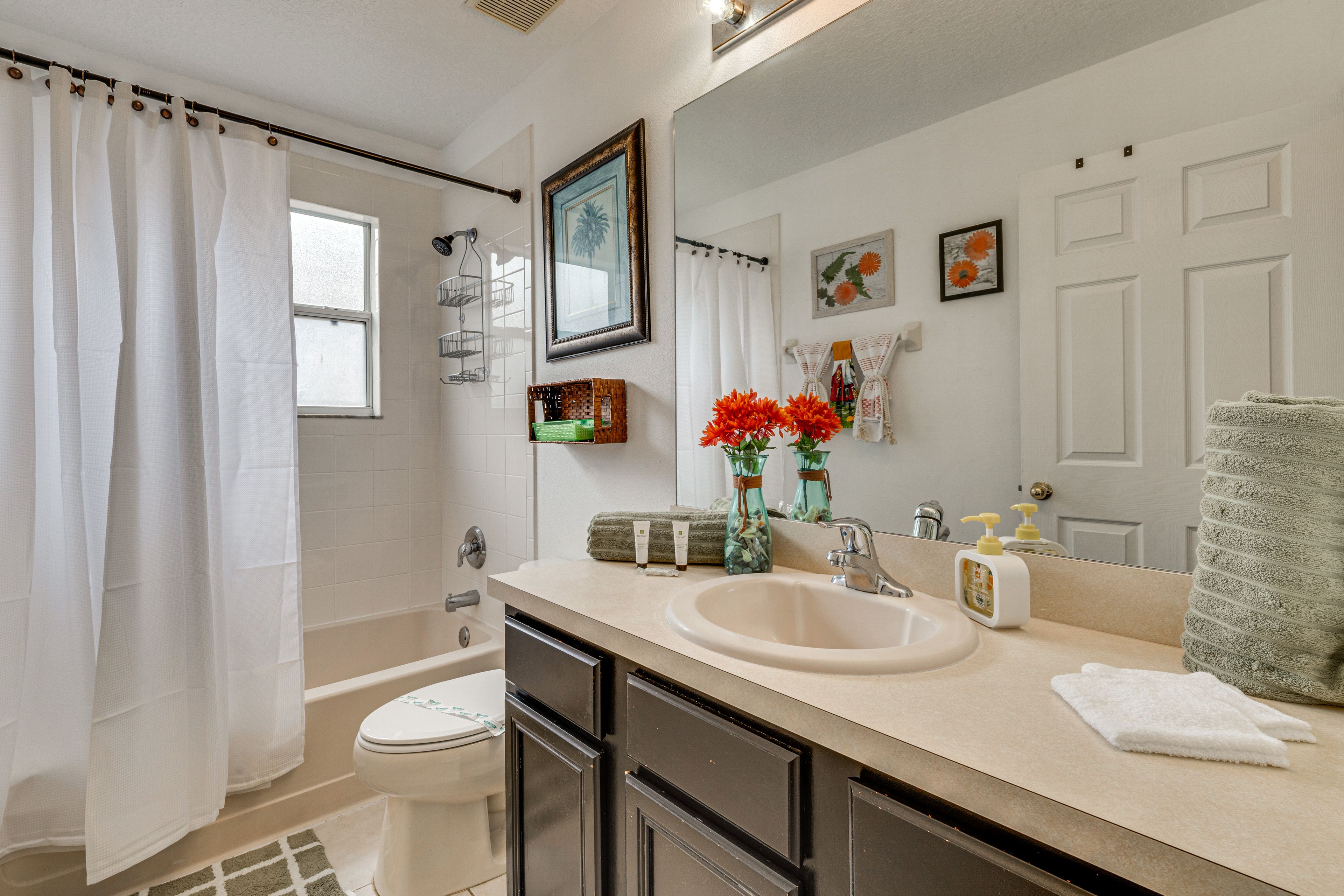 Bathroom | 2nd Floor