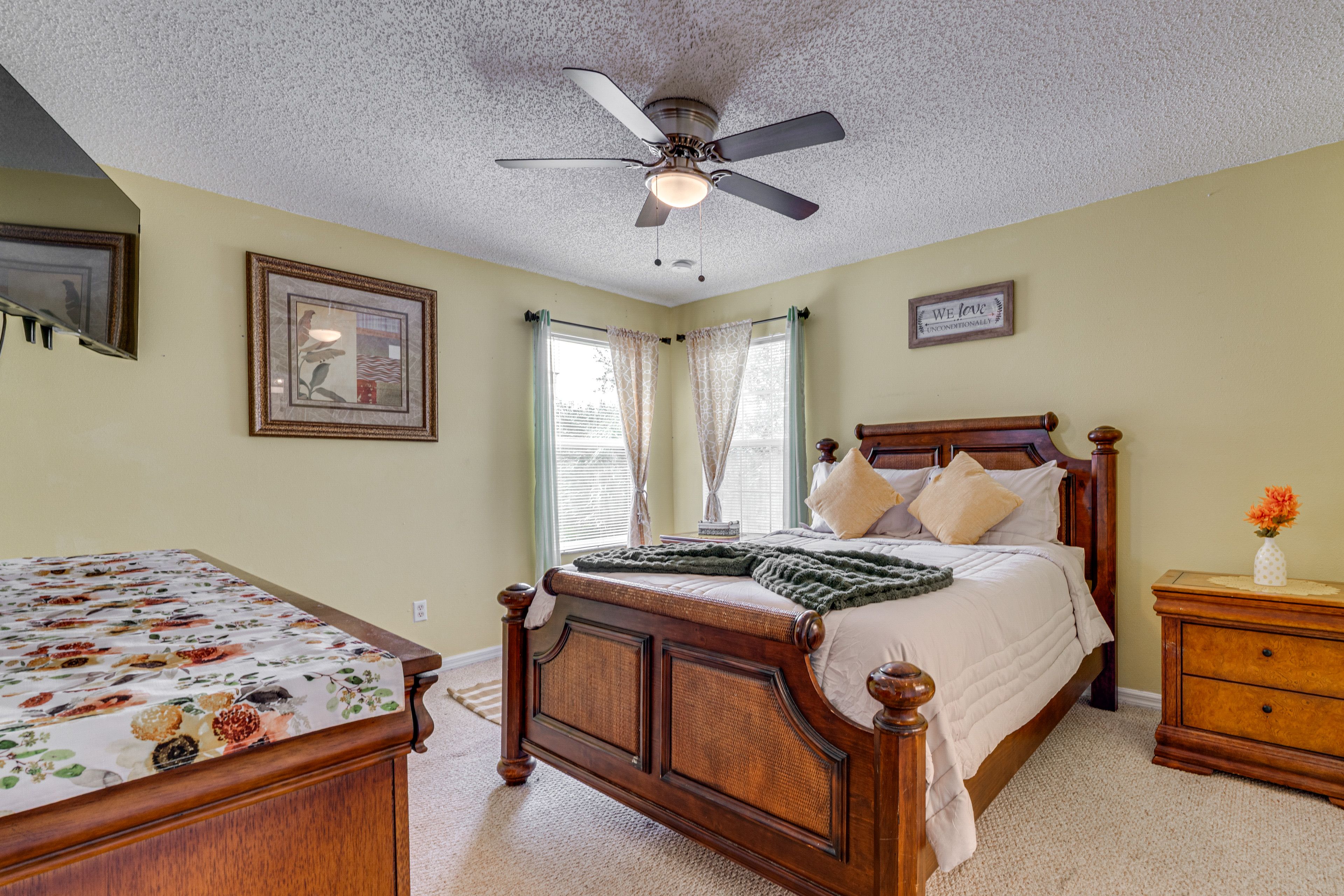 Bedroom 4 | Queen Bed | Smart TV | 2nd Floor