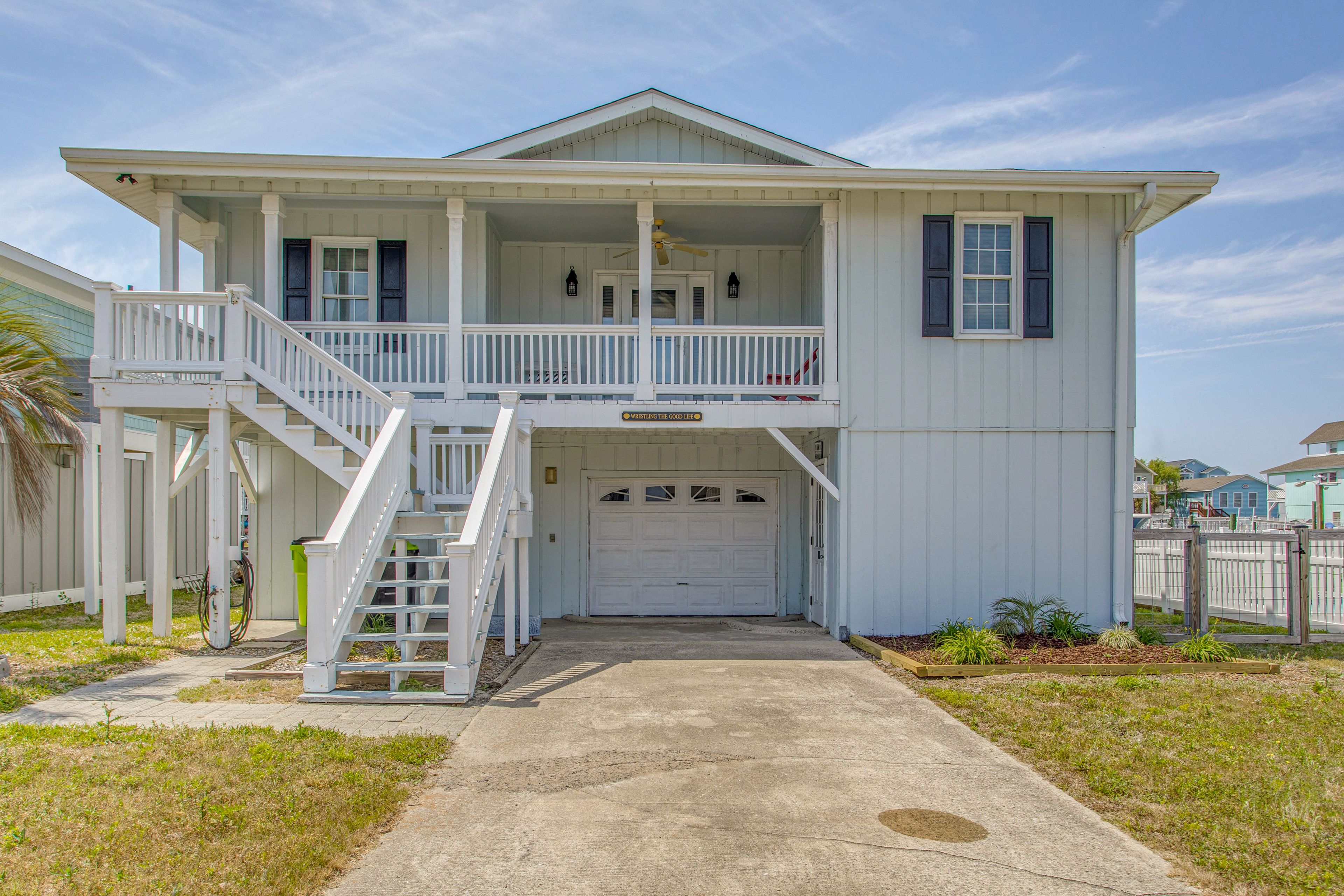 Parking | Driveway (2 Vehicles) | Grass Parking (1 Vehicle)