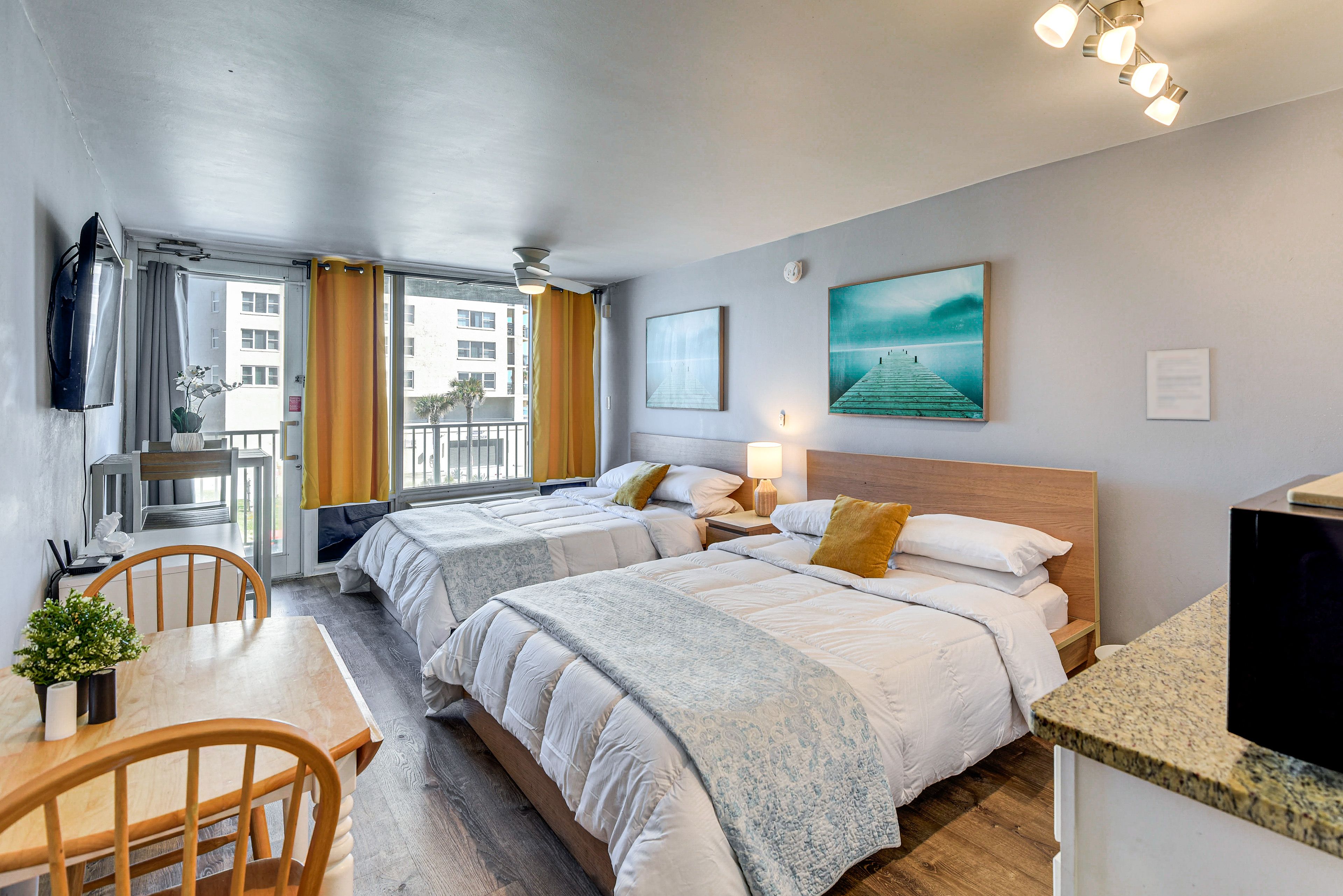Daytona Beach Vacation Rental | Studio | 1BA | 448 Sq Ft