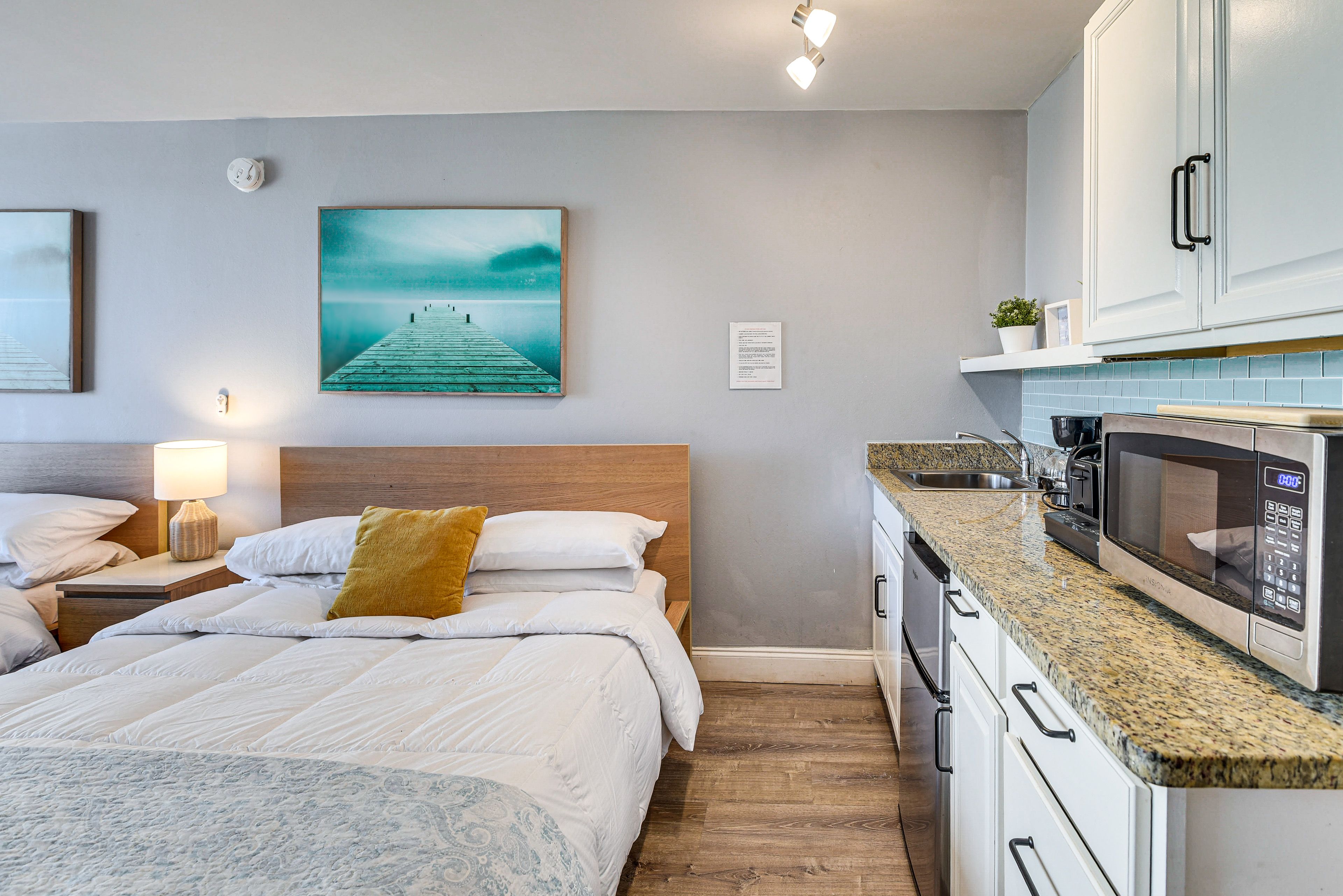 Studio | Kitchenette