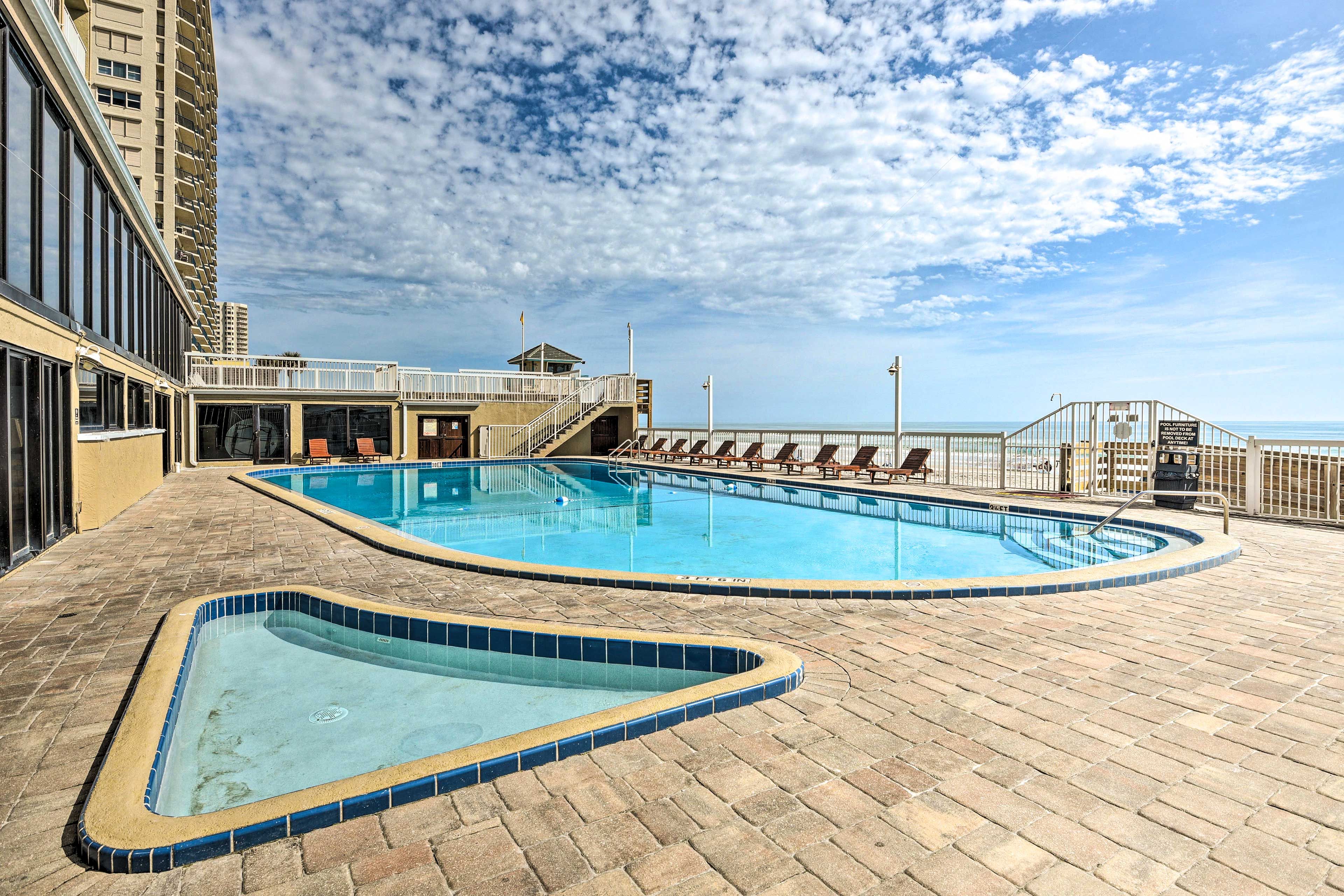 Pirate's Cove | Community Amenities